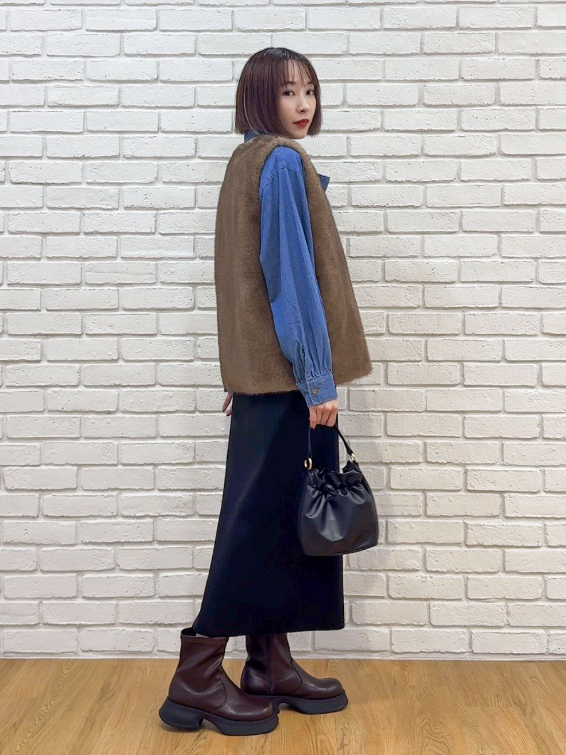 𝐜𝐡𝐢𝐤𝐚さんの「SHOO･LA･RUE｜【S-LL/洗濯機可】華やぐデニムボウタイリボンシャツ」を使ったコーディネート