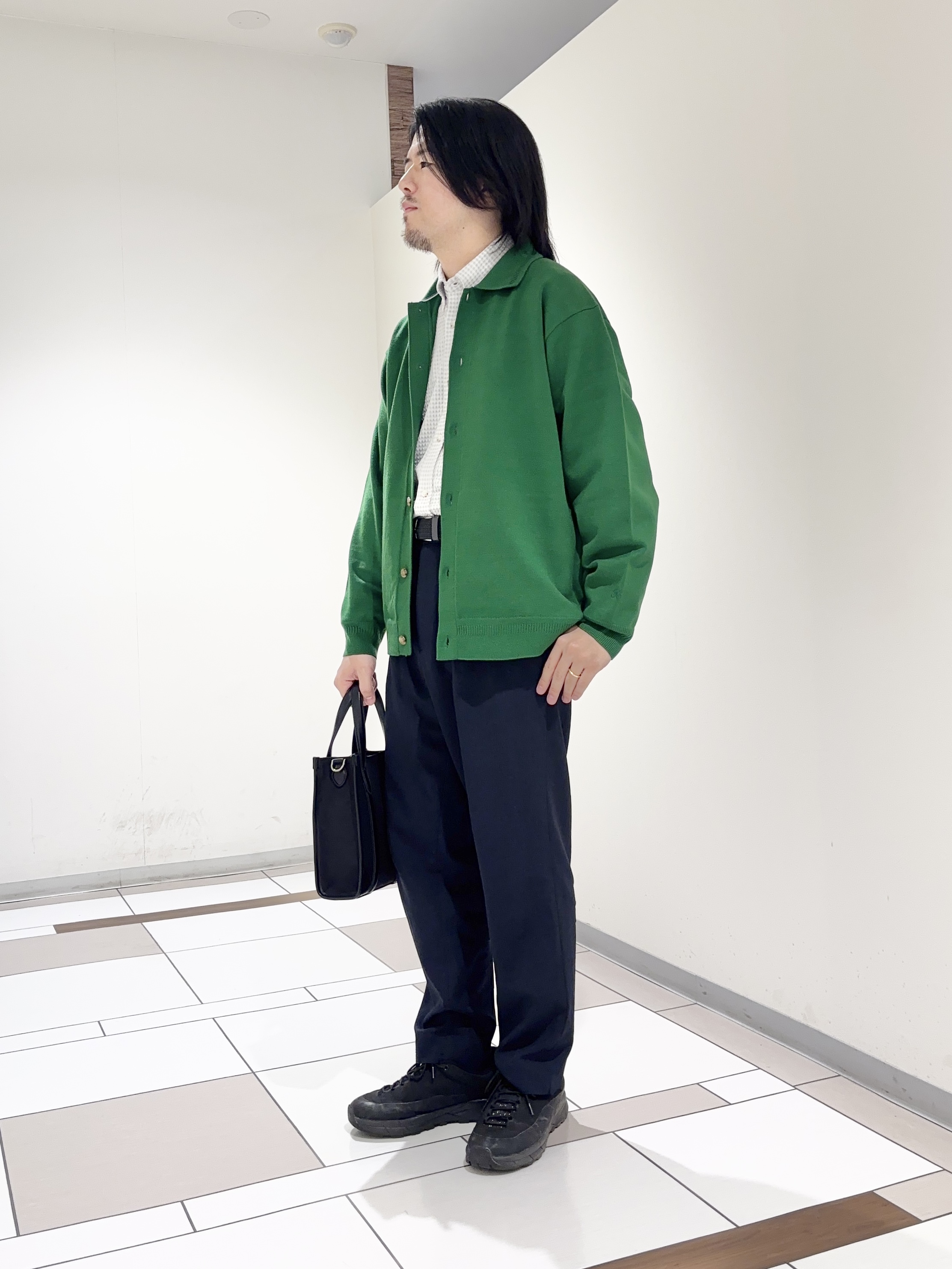 及川さんの「TAKEO KIKUCHI｜ニット シャツ カーディガン」を使ったコーディネート