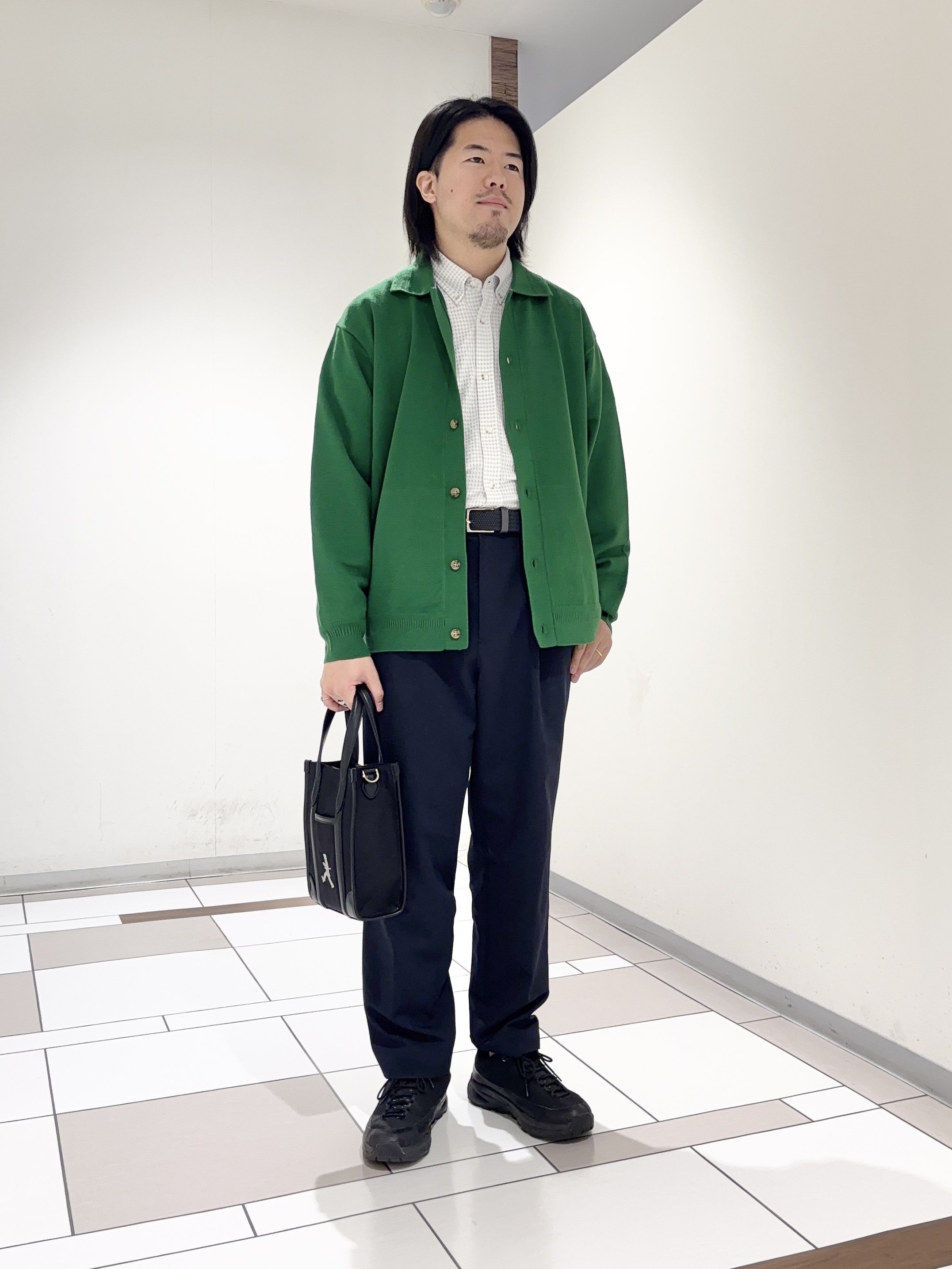 及川さんの「TAKEO KIKUCHI｜ニット シャツ カーディガン」を使ったコーディネート