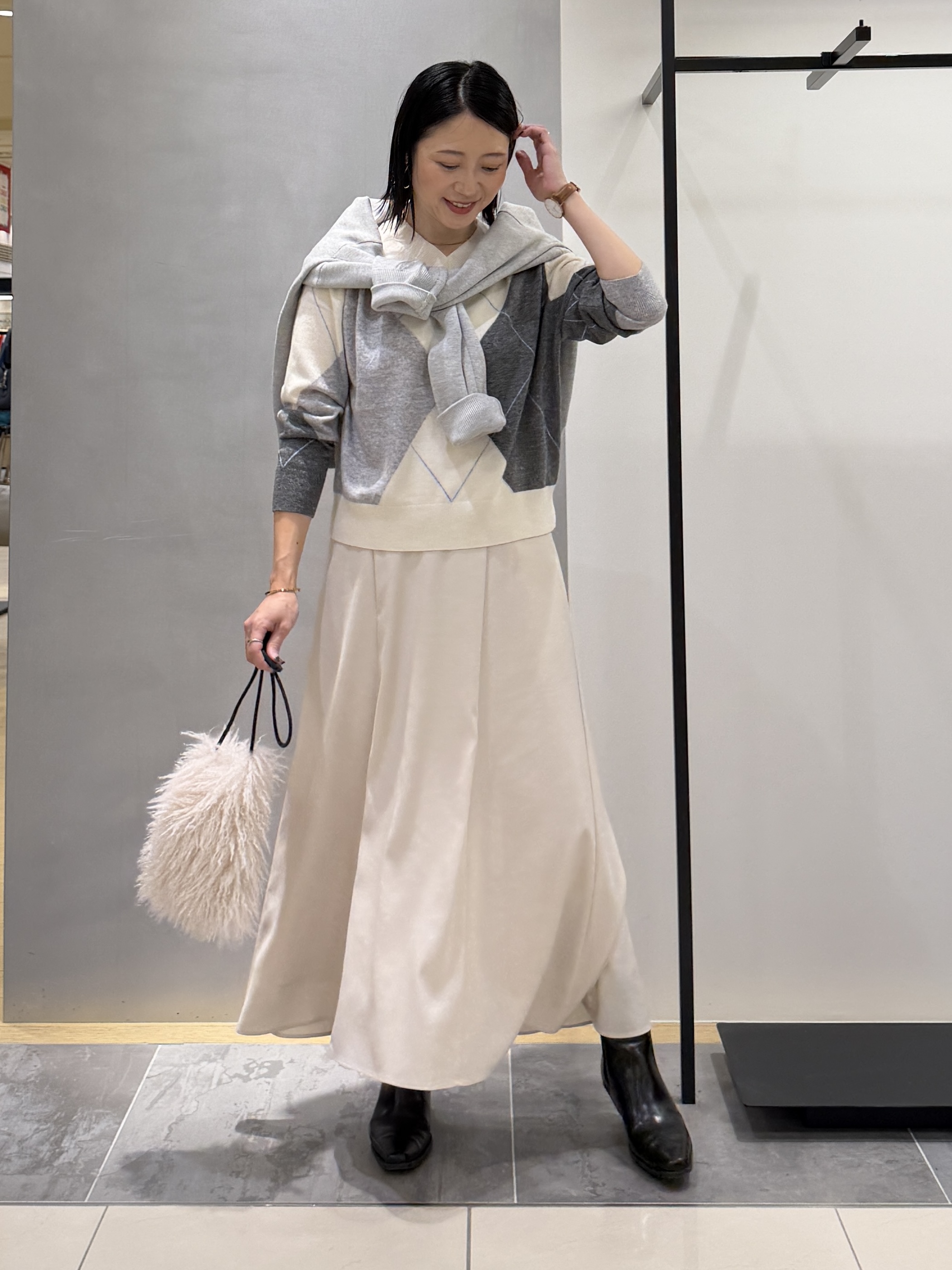 shihoさんの「INDIVI｜追加生産プレオーダー開始！【ウール混】ビッグアーガイル柄ニット」を使ったコーディネート