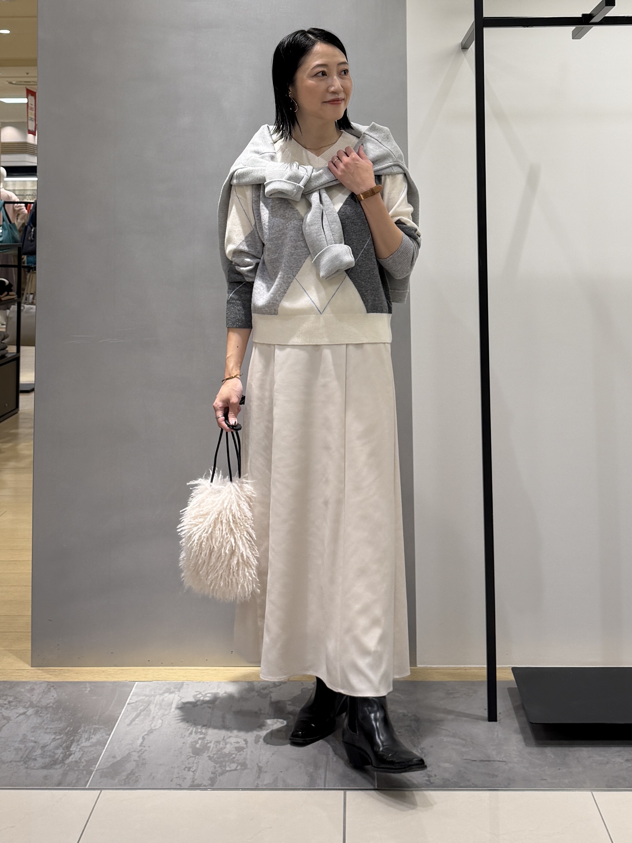 shihoさんの「INDIVI｜追加生産プレオーダー開始！【ウール混】ビッグアーガイル柄ニット」を使ったコーディネート