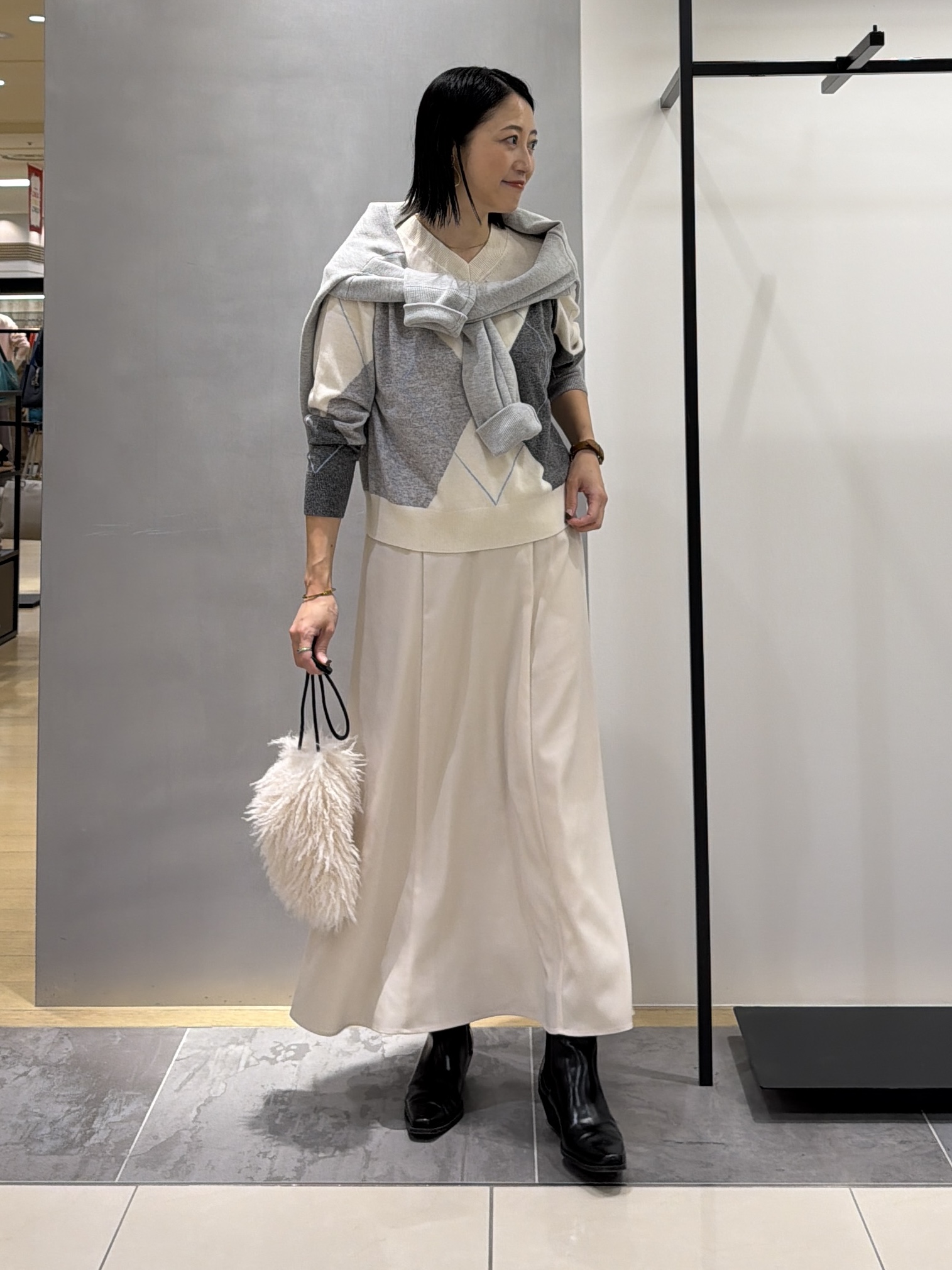 shihoさんの「INDIVI｜追加生産プレオーダー開始！【ウール混】ビッグアーガイル柄ニット」を使ったコーディネート