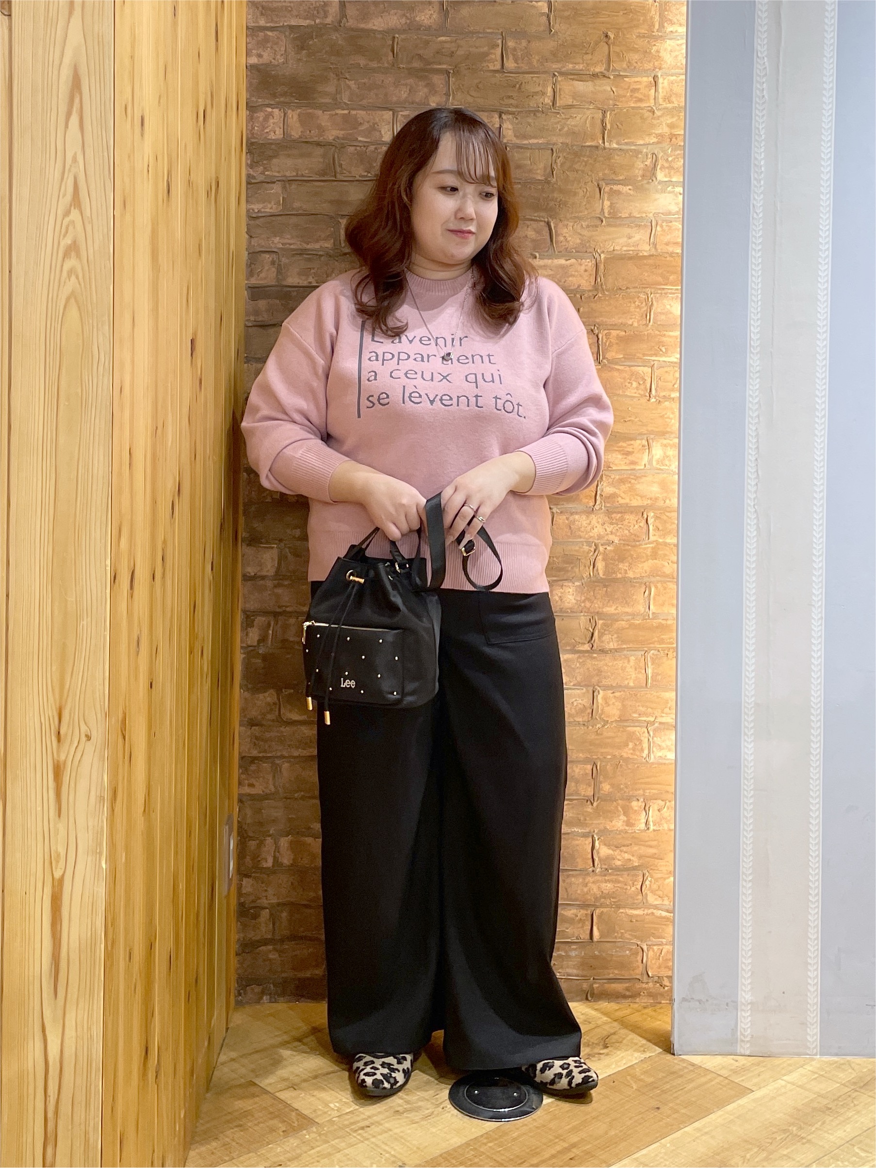 Risaさんの「SHOO･LA･RUE｜【S-LL/洗濯機可】スウェットライク ロゴニット」を使ったコーディネート
