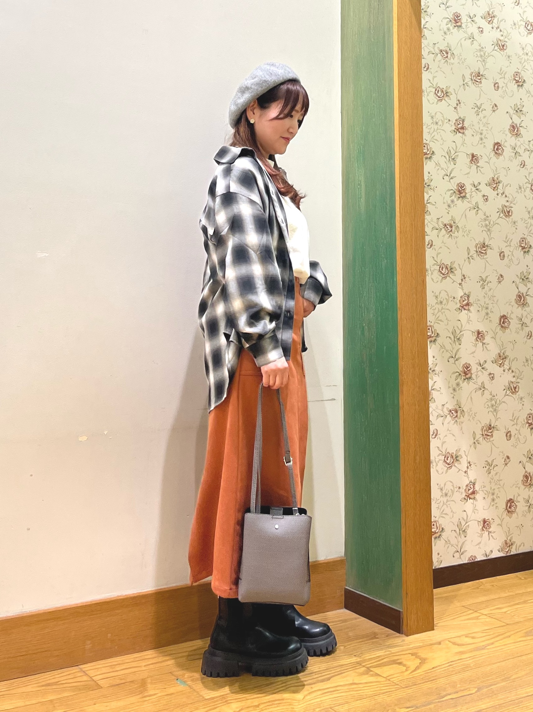 ゆっきーさんの「SHOO･LA･RUE｜【洗濯後しわになりにくい/S-LL】気分で選ぶ 大人のデイリー使いに ベーシックシャツ」を使ったコーディネート