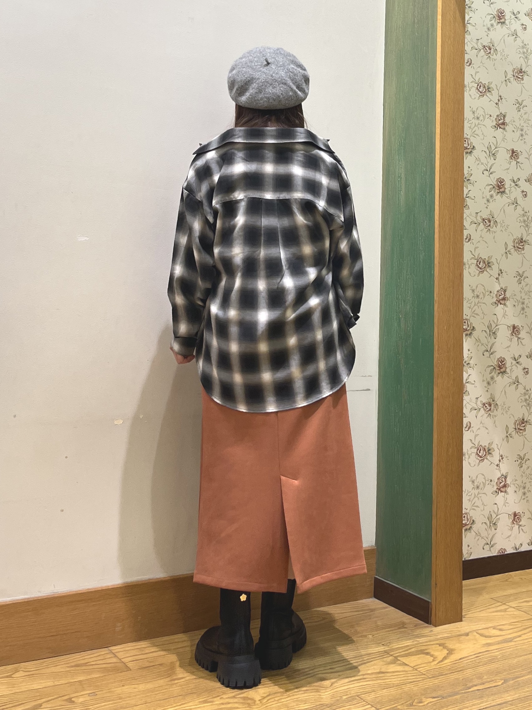 ゆっきーさんの「SHOO･LA･RUE｜【洗濯後しわになりにくい/S-LL】気分で選ぶ 大人のデイリー使いに ベーシックシャツ」を使ったコーディネート