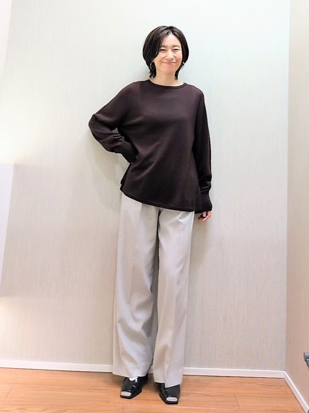 ミズタさんの「UNTITLED｜【きれいに体型カバー/8色展開】Aラインシルエットニットプルオーバー」を使ったコーディネート