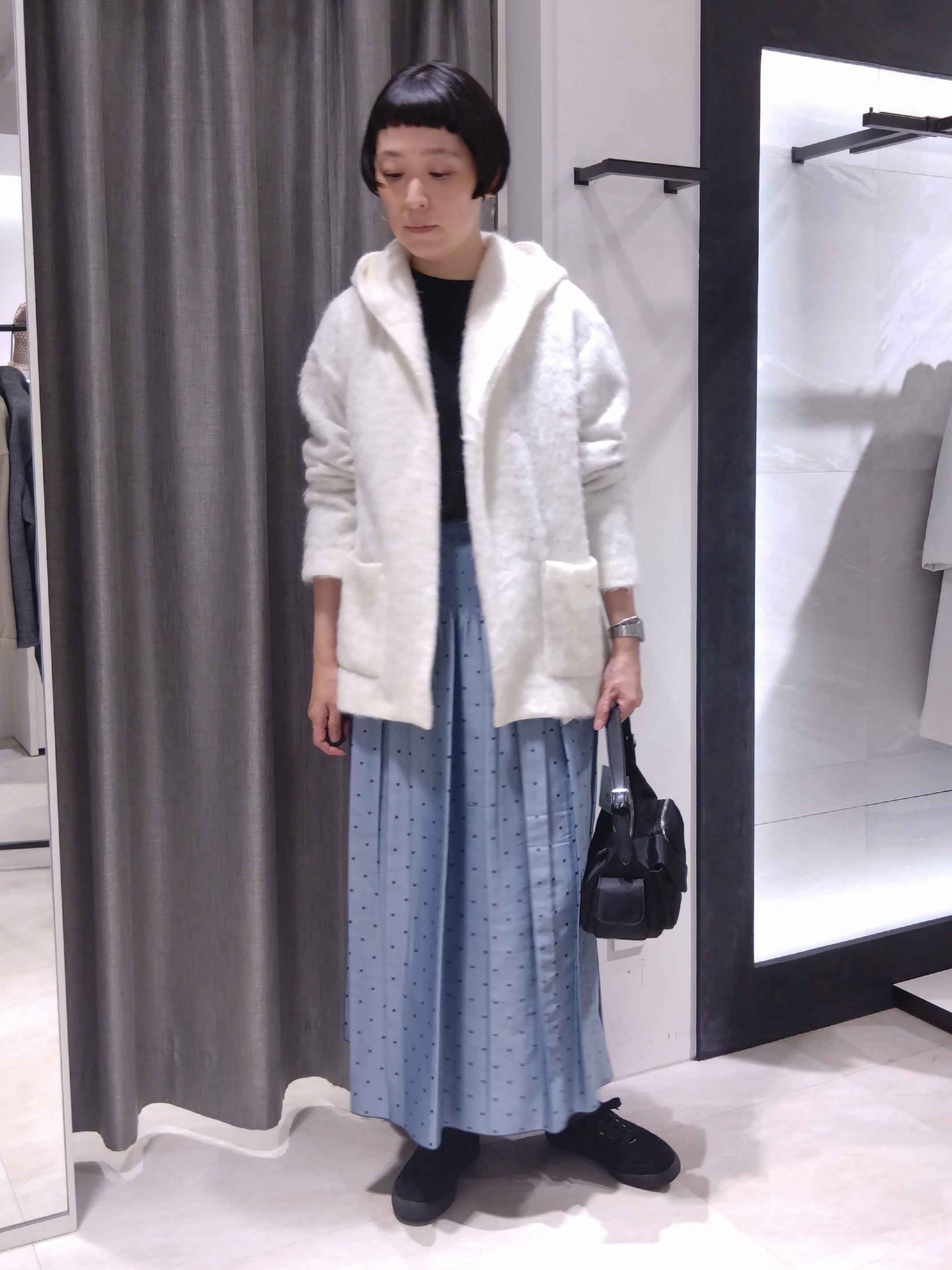 まちこさんの「UNTITLED｜【軽アウター/秋羽織り】シャギーフーディ―カーディガン」を使ったコーディネート