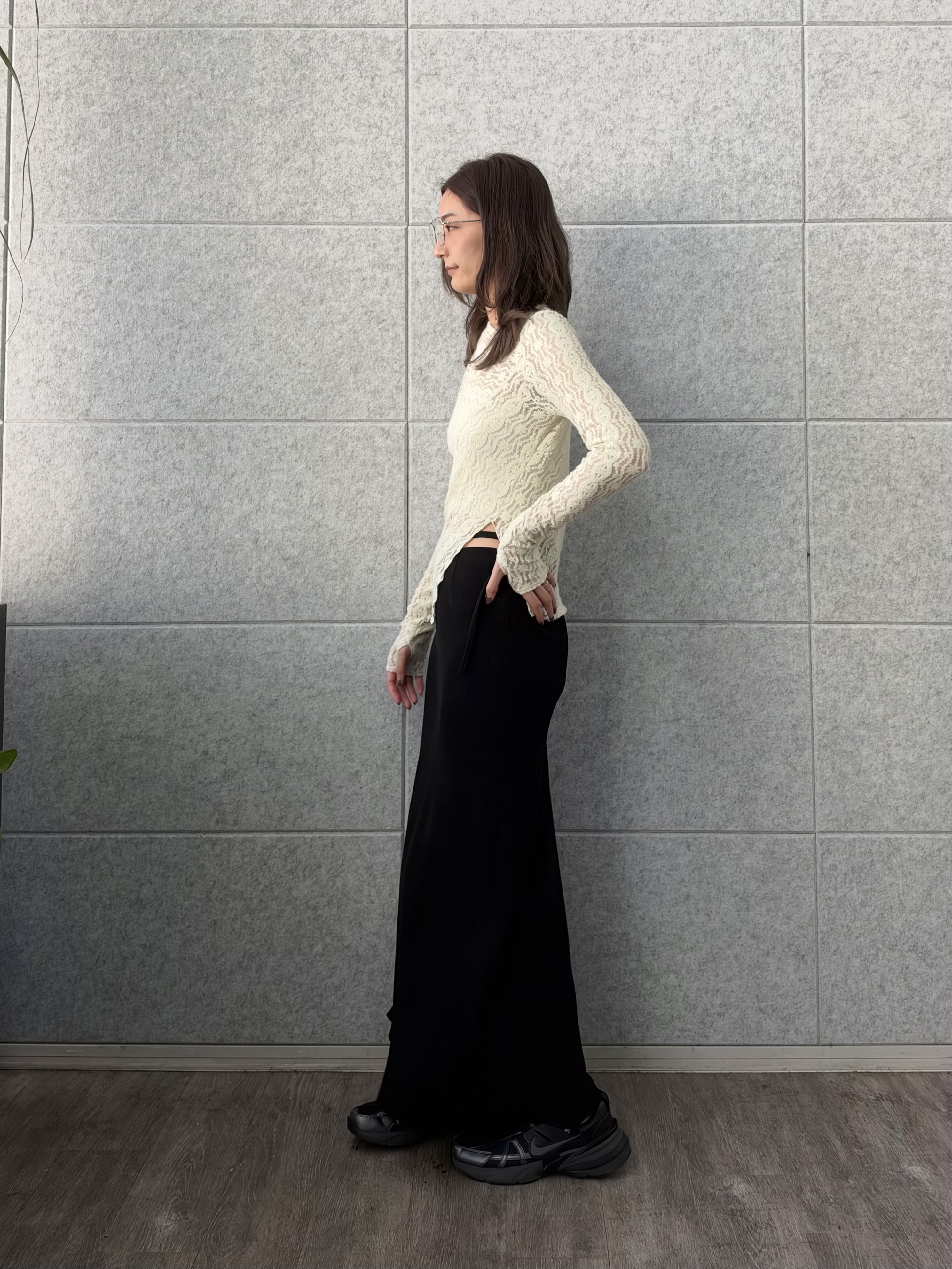 uchi__yamaさんの「CODE A｜veil lace asymmetry top」を使ったコーディネート