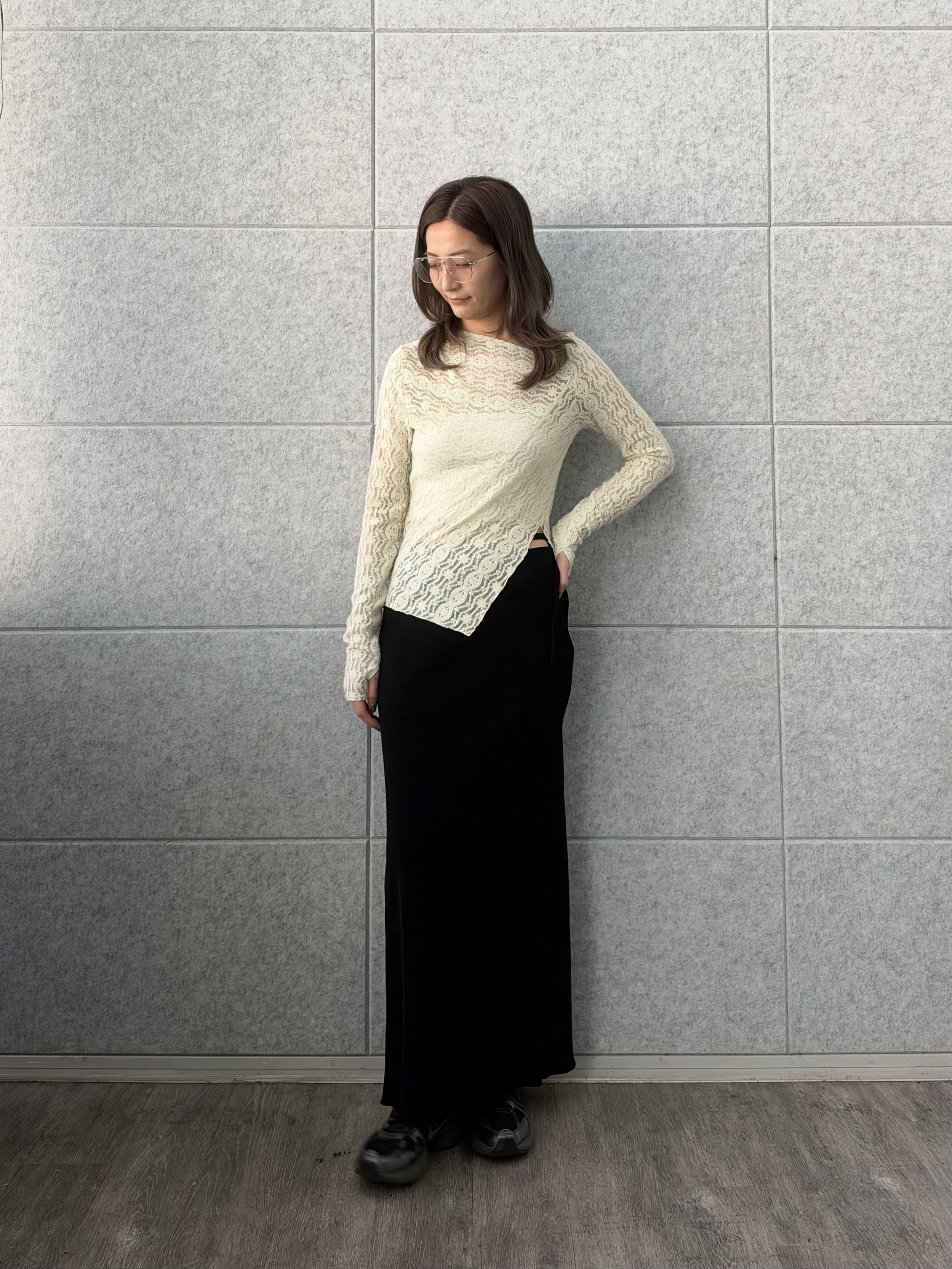 uchi__yamaさんの「CODE A｜veil lace asymmetry top」を使ったコーディネート