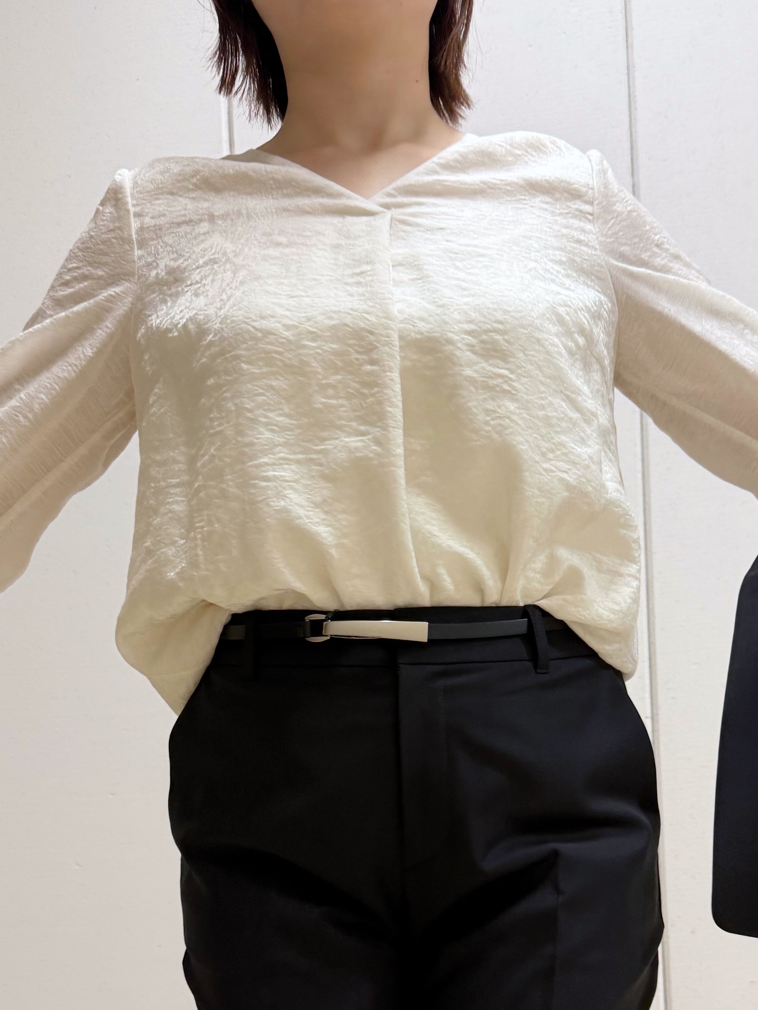 Rikoさんの「INDIVI｜【日本製／シルク混】ジャカードVネックブラウス」を使ったコーディネート