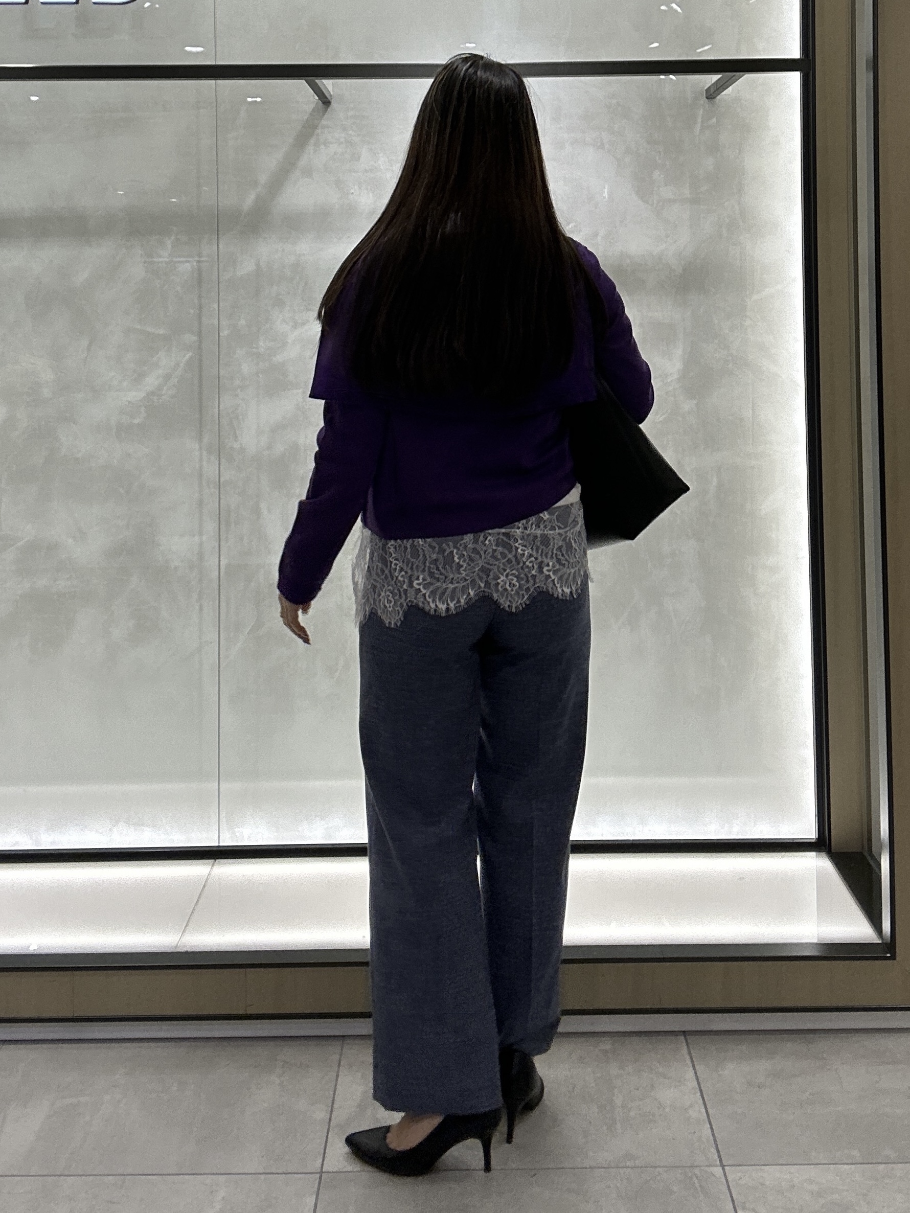 YURIさんの「UNTITLED｜【後ろウエストゴム/オンオフ使える】フレークツィードワイドパンツ」を使ったコーディネート