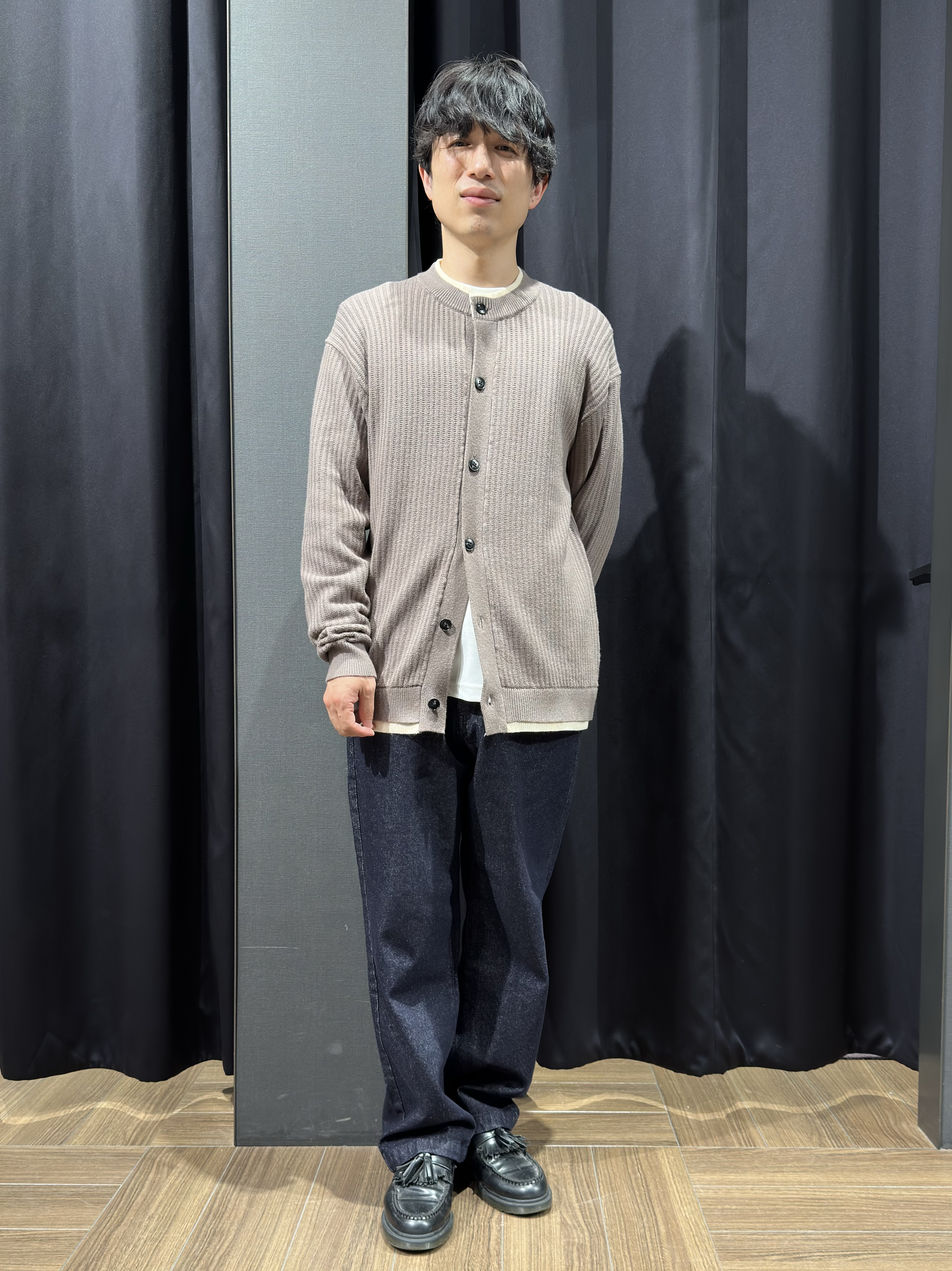 tomoyaさんの「THE SHOP TK｜レイヤードデザイン カーディガン」を使ったコーディネート
