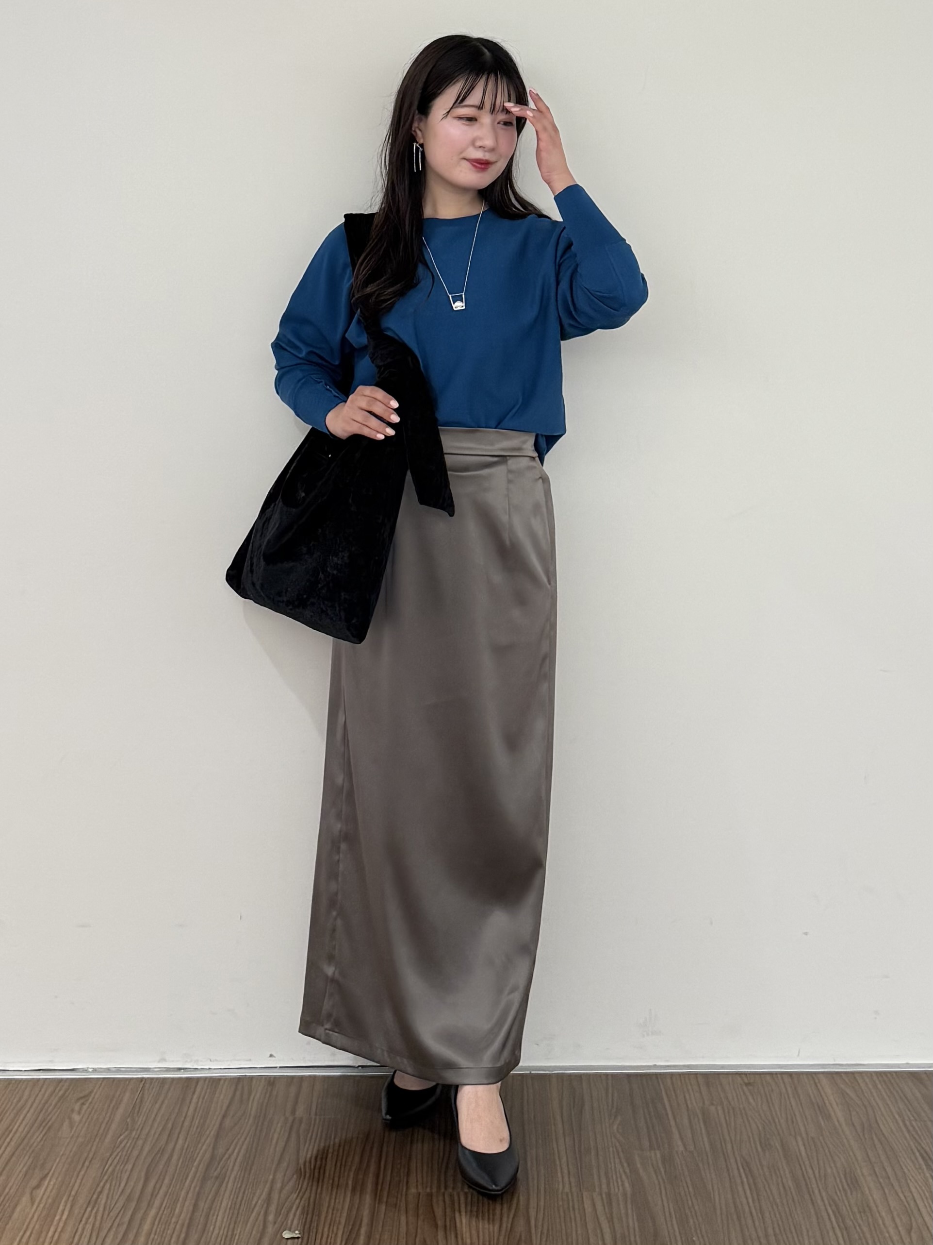 いくみさんの「INDIVI｜【選べる6色／ストレッチ◎】きれいめドルマンスリーブニット」を使ったコーディネート