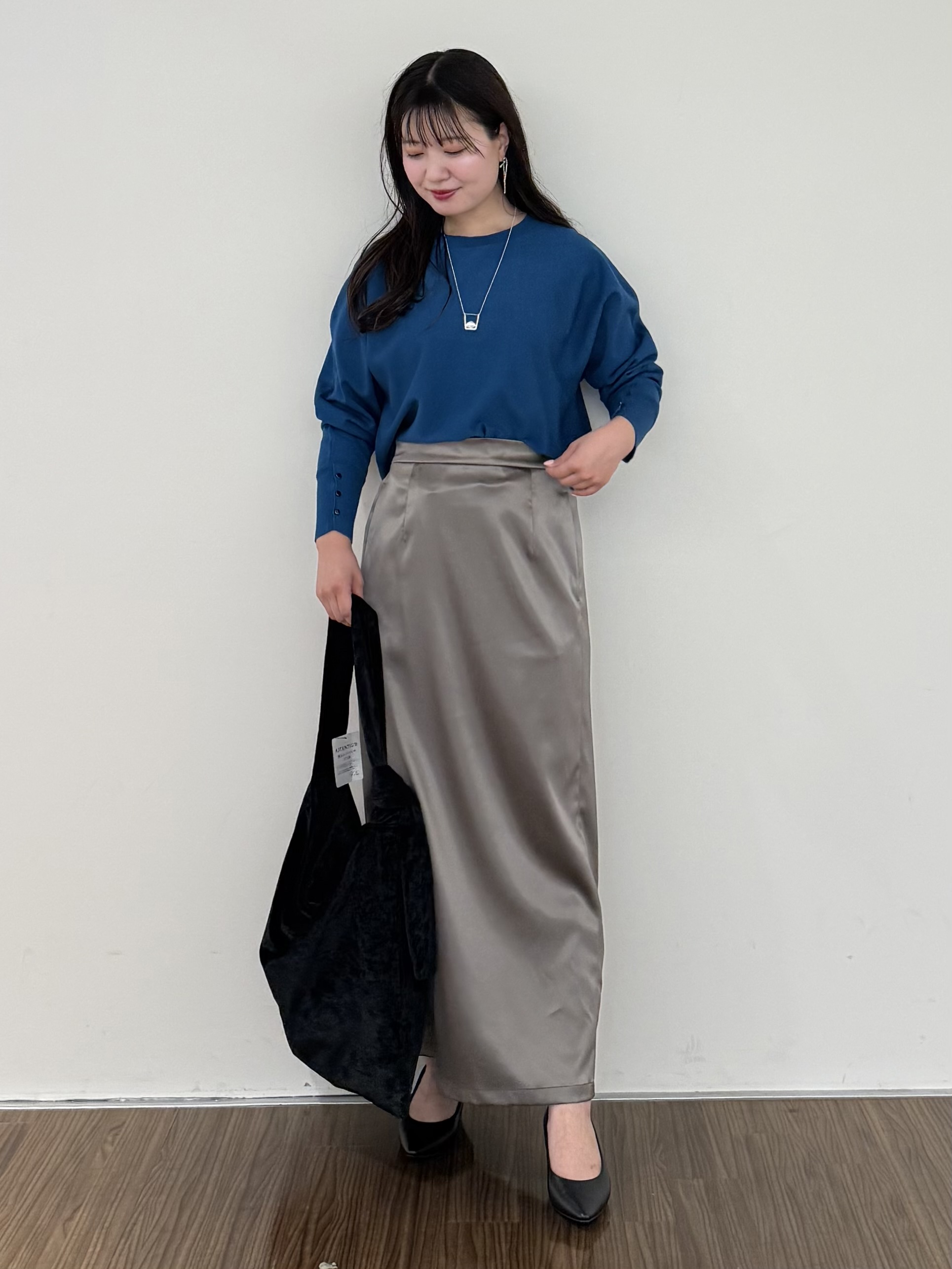 いくみさんの「INDIVI｜【選べる6色／ストレッチ◎】きれいめドルマンスリーブニット」を使ったコーディネート