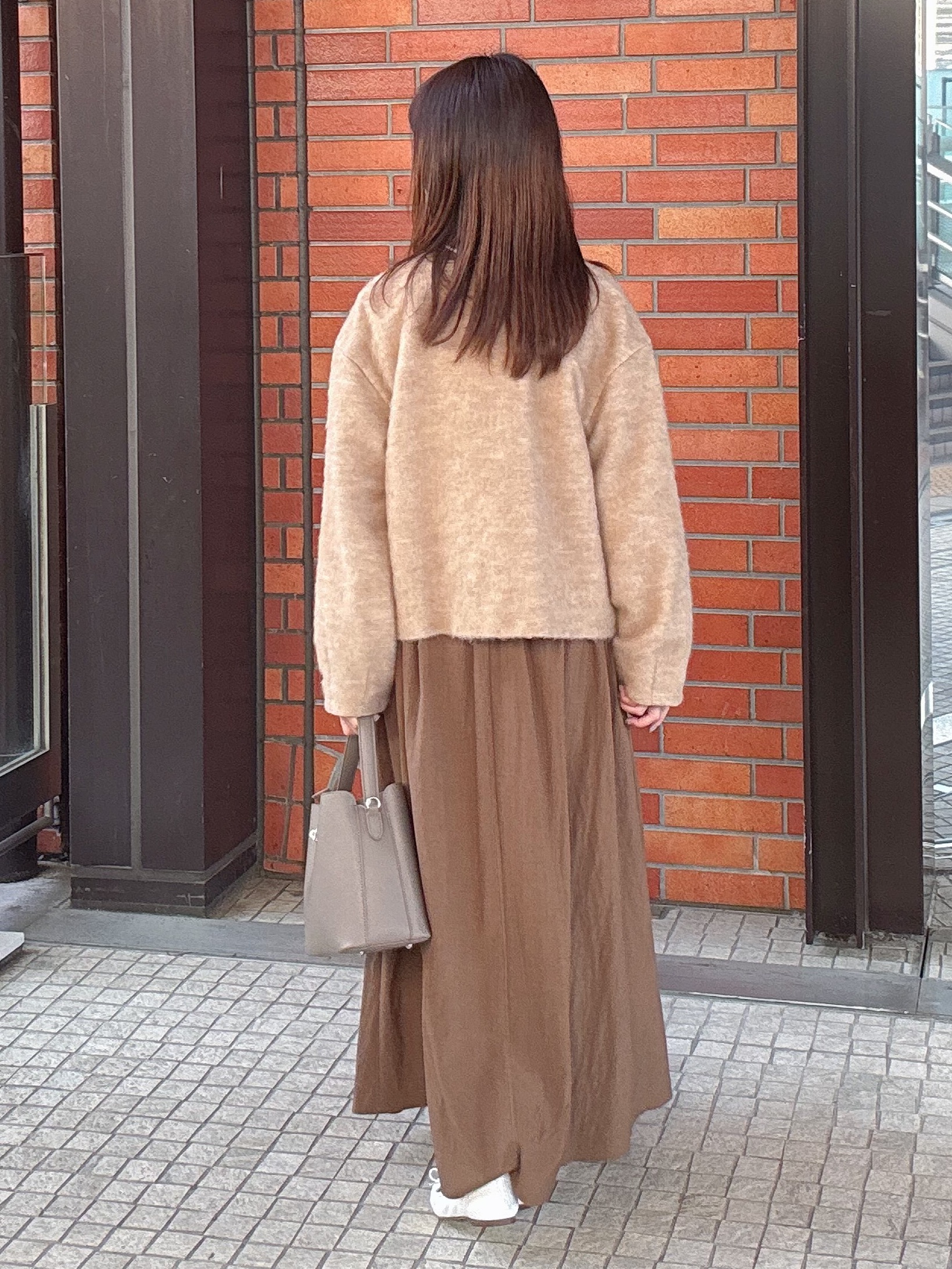 makiさんの「UNTITLED｜【軽アウター/秋羽織り】シャギージップカーデ」を使ったコーディネート