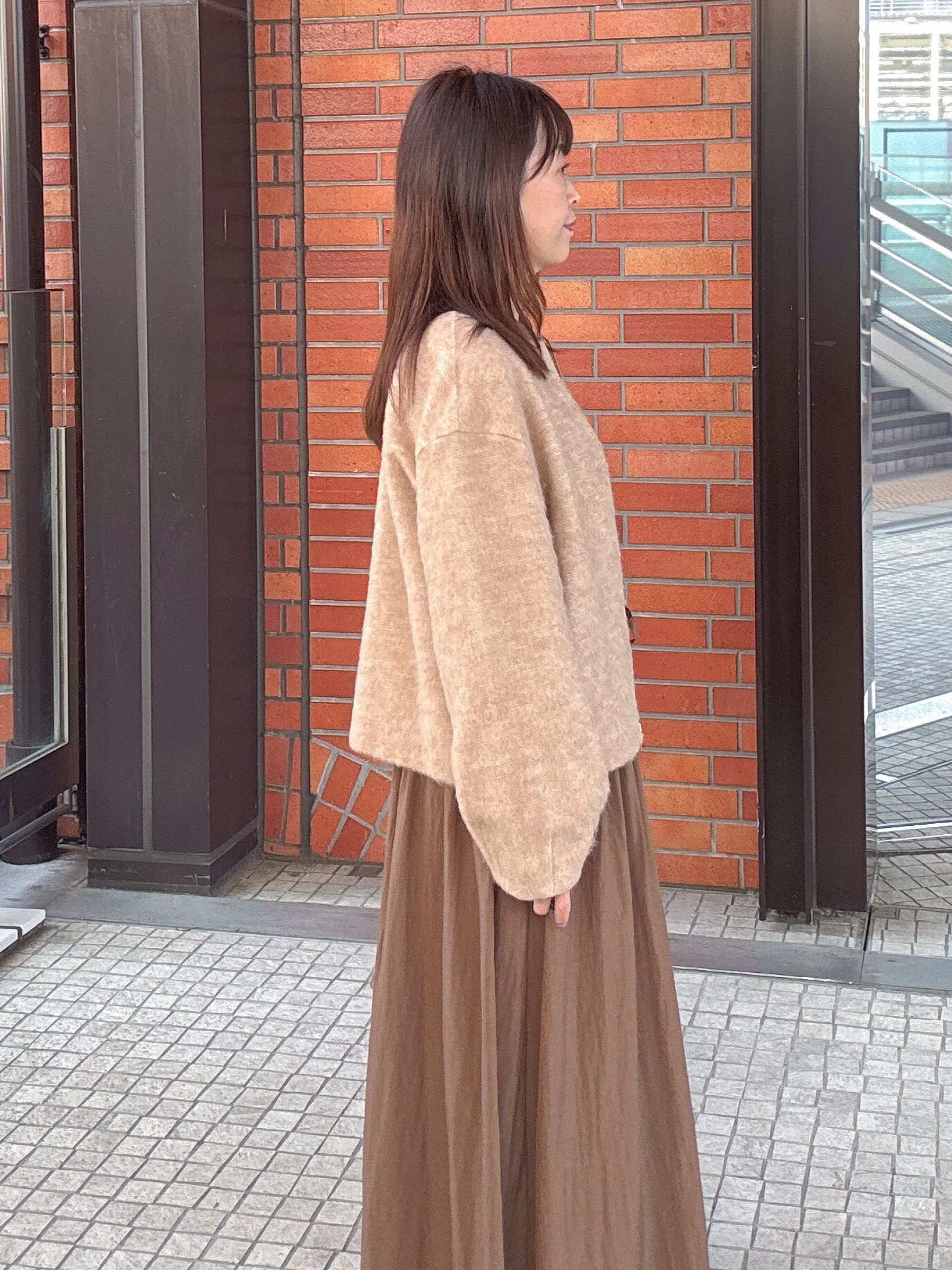 makiさんの「UNTITLED｜【軽アウター/秋羽織り】シャギージップカーデ」を使ったコーディネート