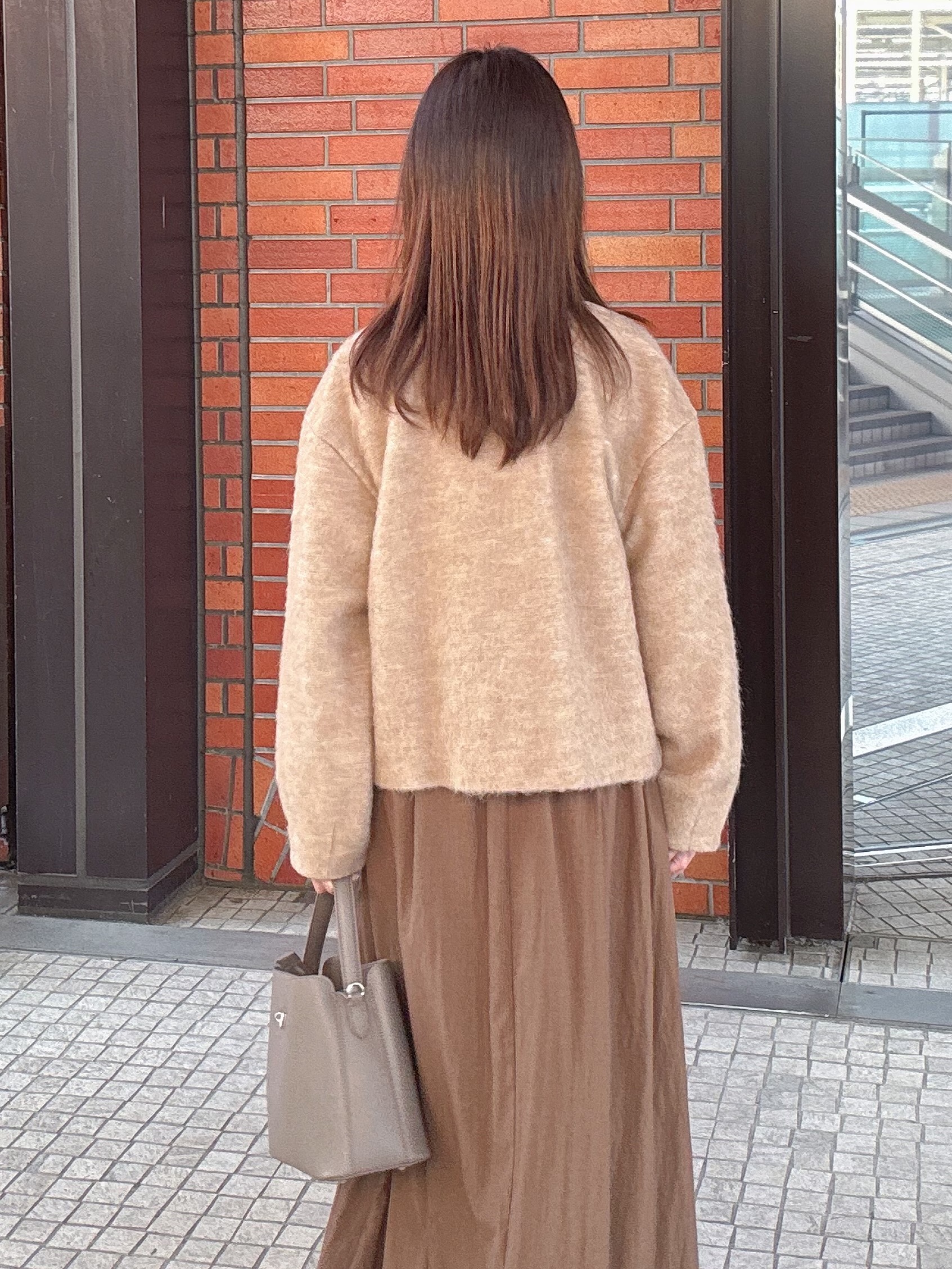 makiさんの「UNTITLED｜【軽アウター/秋羽織り】シャギージップカーデ」を使ったコーディネート
