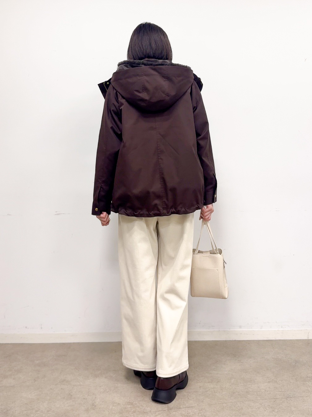 𝐜𝐡𝐢𝐤𝐚さんの「SHOO･LA･RUE｜【洗濯機可/撥水/マルチWAY】ファーライナー付き 毎日欲張りマンパ」を使ったコーディネート