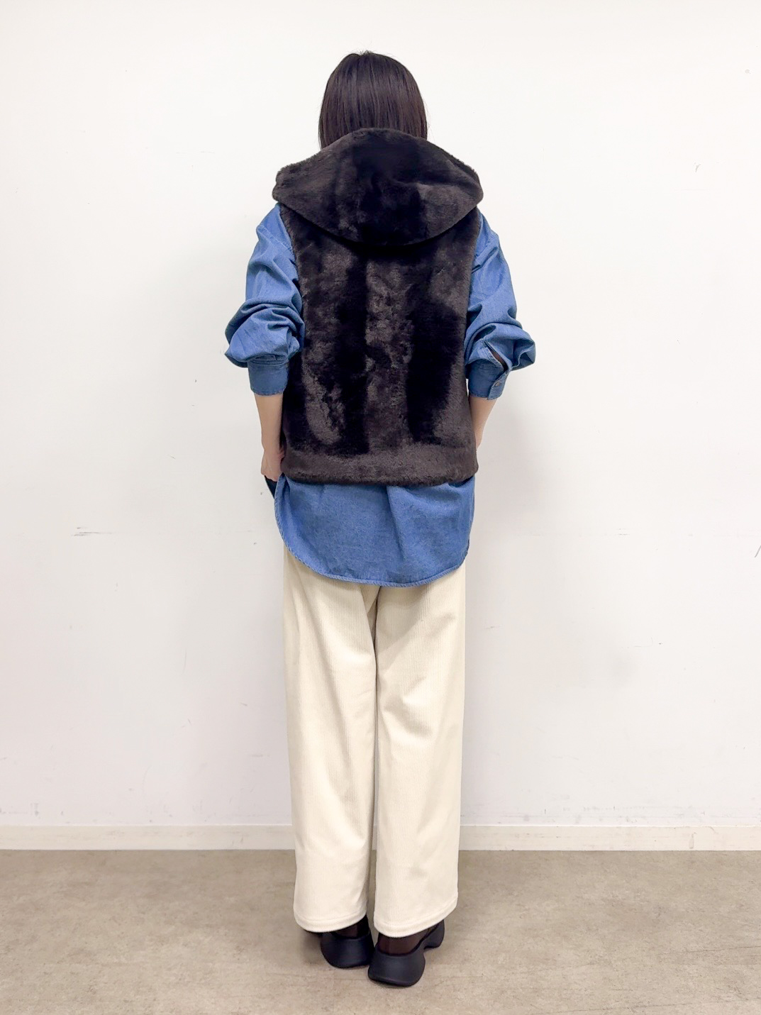 𝐜𝐡𝐢𝐤𝐚さんの「SHOO･LA･RUE｜【洗濯機可/撥水/マルチWAY】ファーライナー付き 毎日欲張りマンパ」を使ったコーディネート