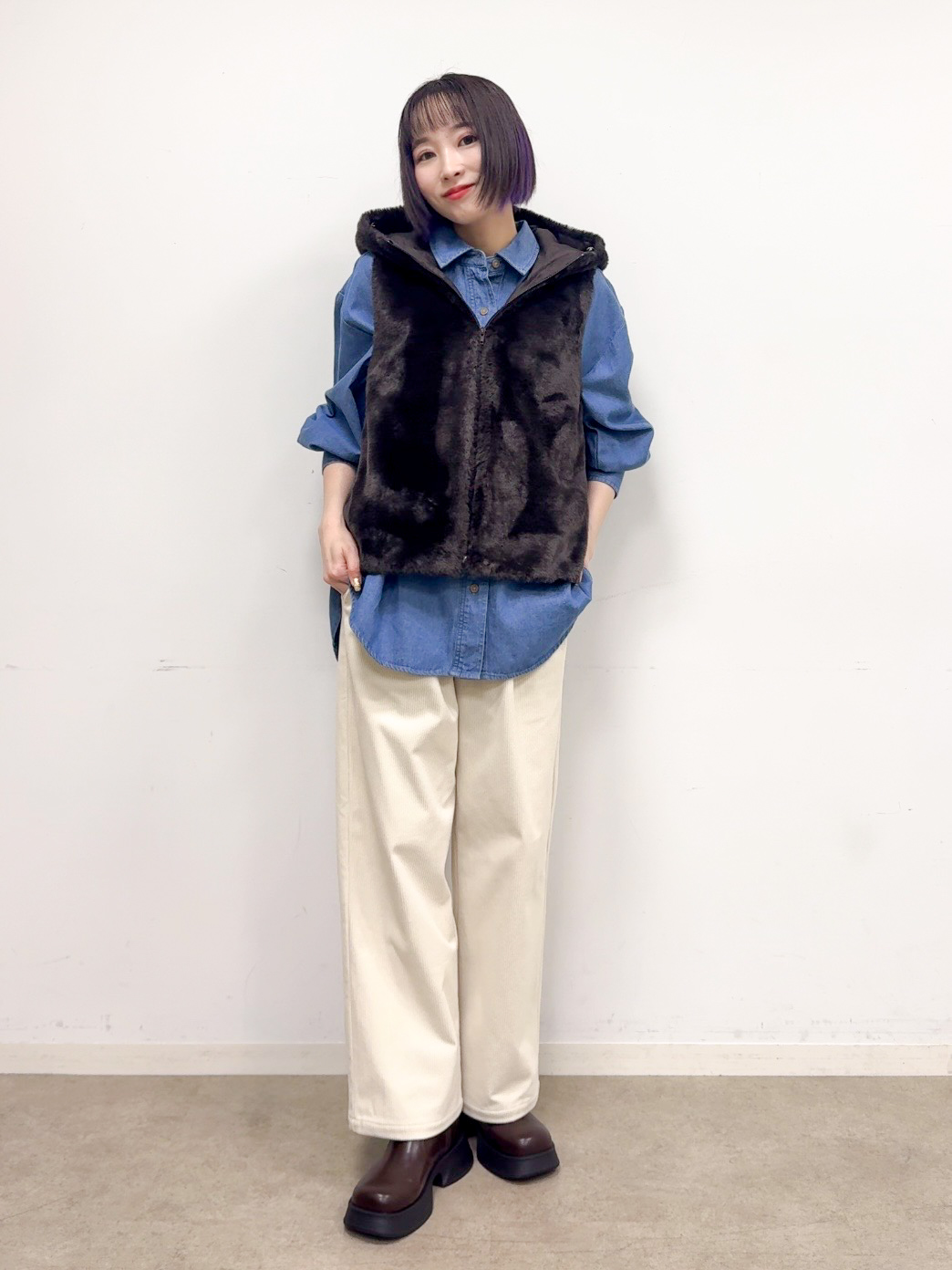 𝐜𝐡𝐢𝐤𝐚さんの「SHOO･LA･RUE｜【洗濯機可/撥水/マルチWAY】ファーライナー付き 毎日欲張りマンパ」を使ったコーディネート
