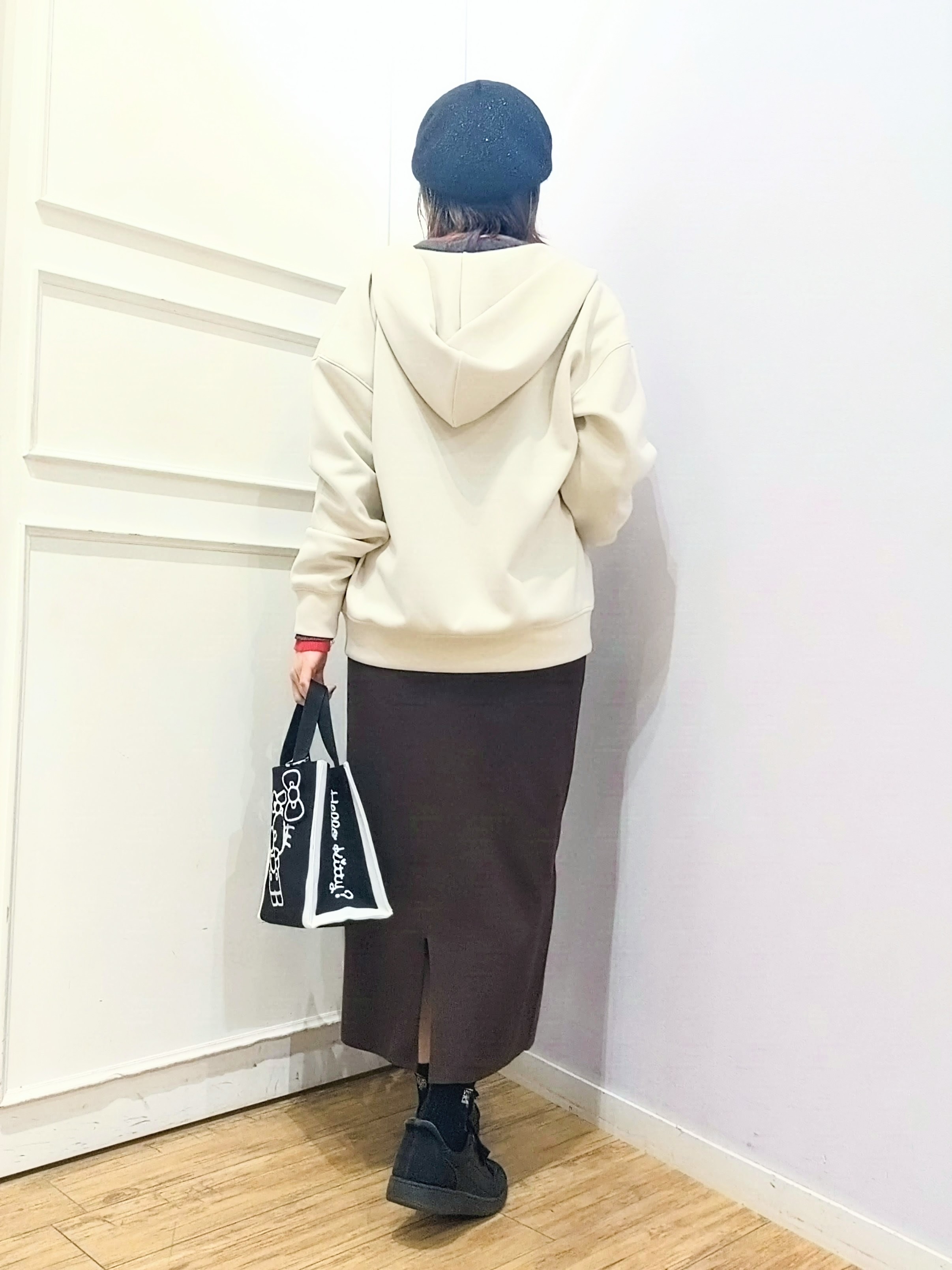 miomioさんの「SHOO･LA･RUE｜【洗濯機可/S-LL】配色がアクセントに。スウェットライクニット」を使ったコーディネート