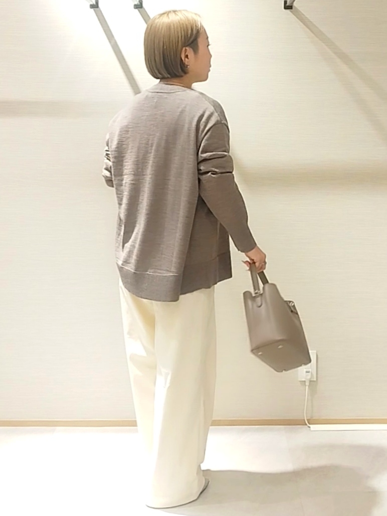 s u g iさんの「UNTITLED｜【アンサンブル可/秋羽織り/通勤】シルクウールカシミヤカーディガン」を使ったコーディネート