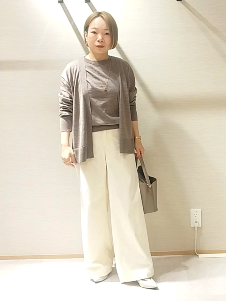 s u g iさんの「UNTITLED｜【アンサンブル可/秋羽織り/通勤】シルクウールカシミヤカーディガン」を使ったコーディネート