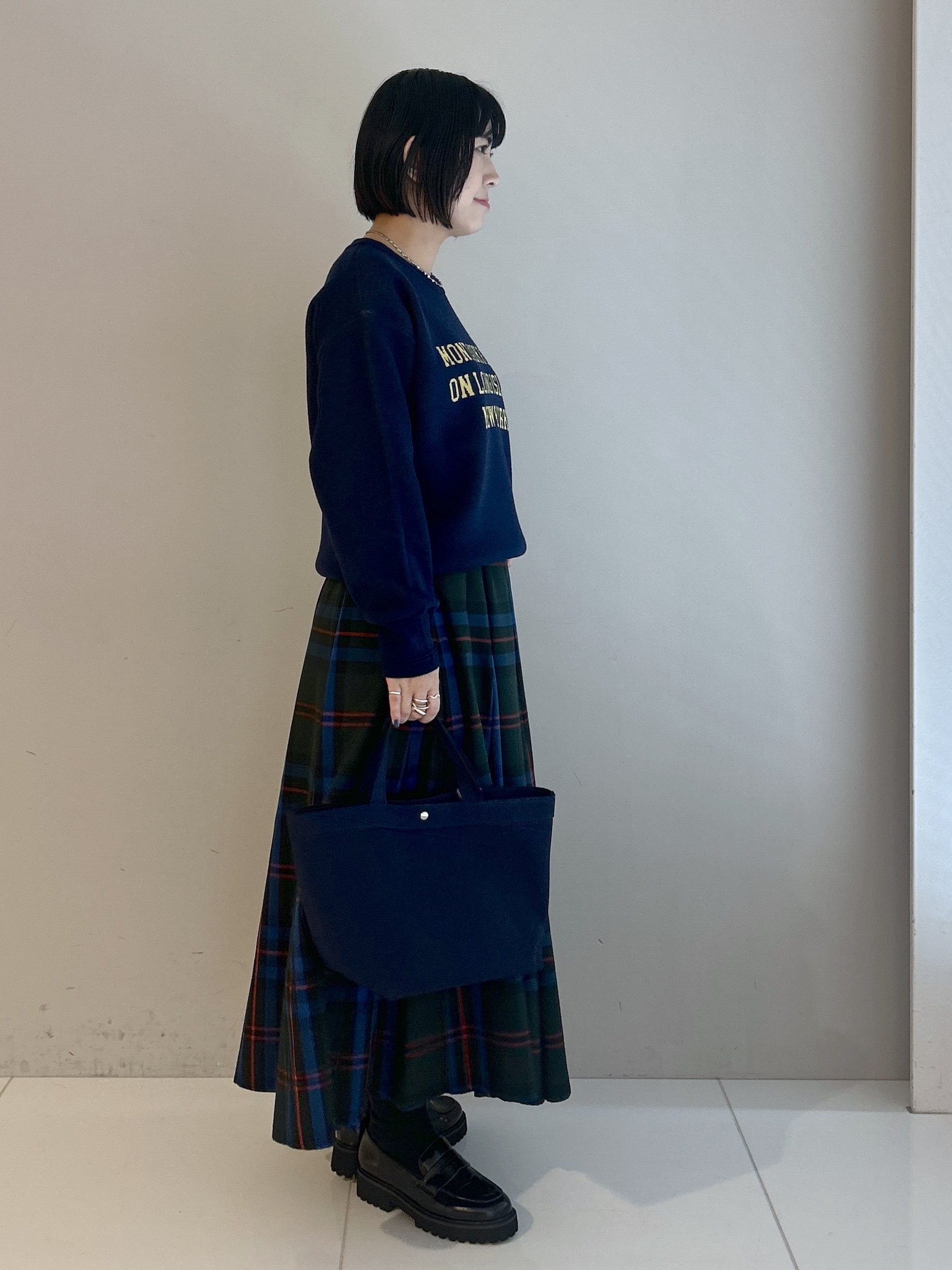 Hirokaさんの「Dessin｜【店頭人気/洗濯機OK/秋レイヤード】スウェットライク ロゴニット」を使ったコーディネート