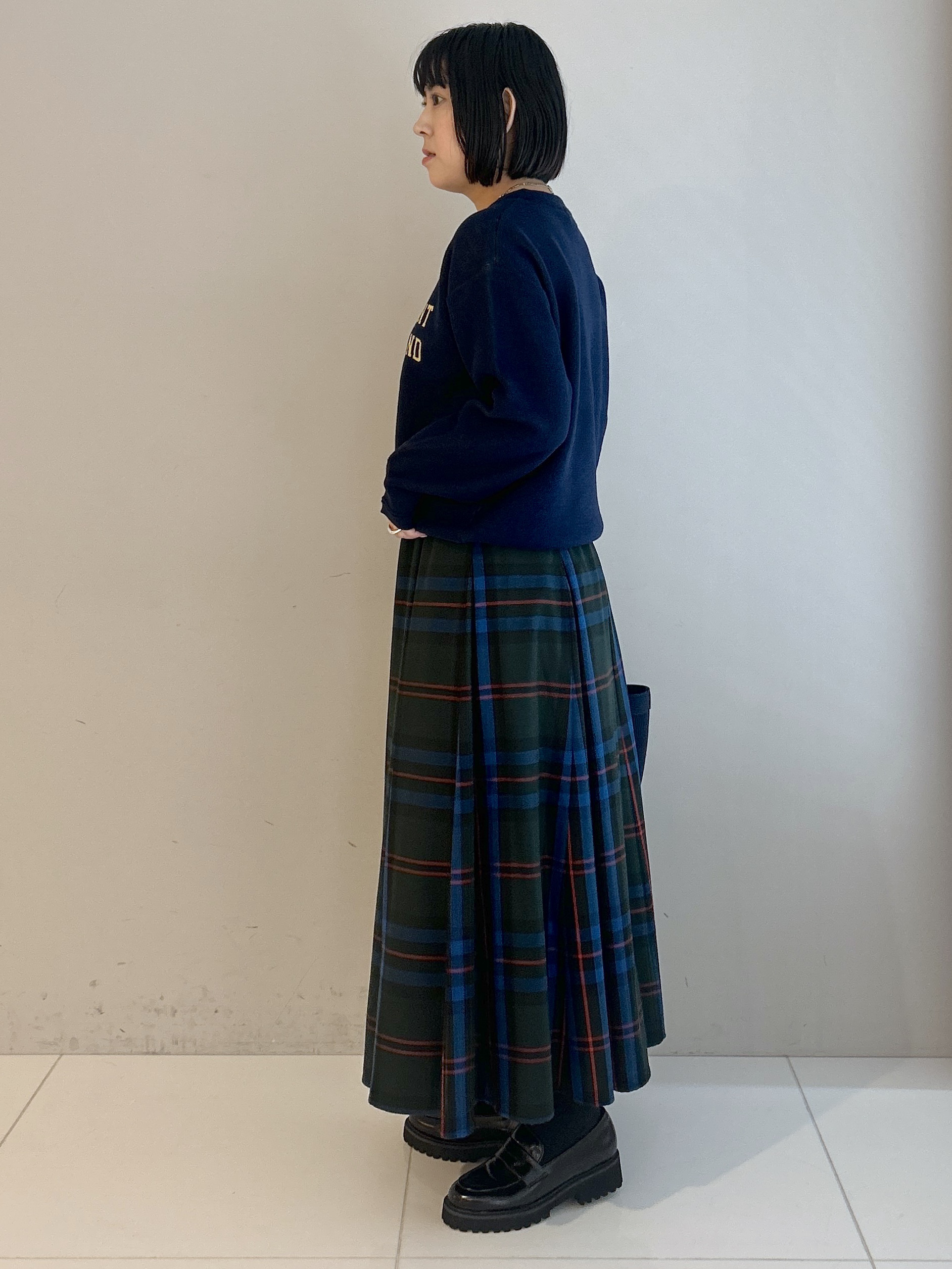 Hirokaさんの「Dessin｜【店頭人気/洗濯機OK/秋レイヤード】スウェットライク ロゴニット」を使ったコーディネート