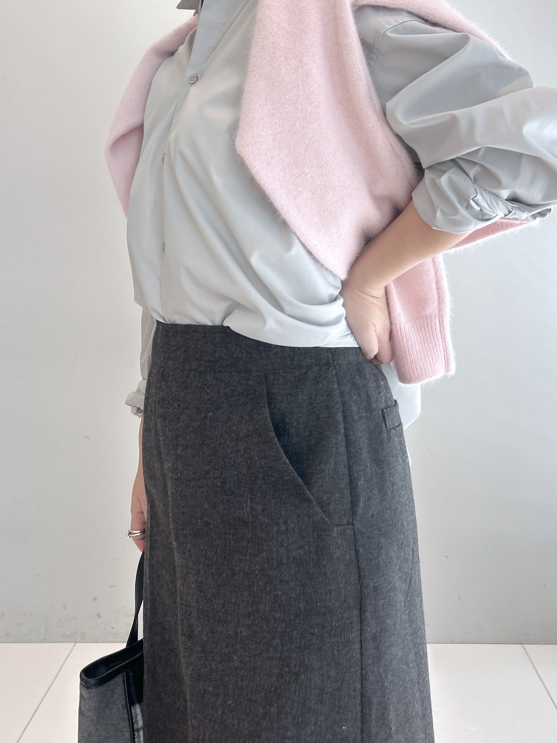 Hirokaさんの「Dessin｜【洗える/オンオフ着られる】袖裏ワンポイント刺繍 オーバーシャツ」を使ったコーディネート