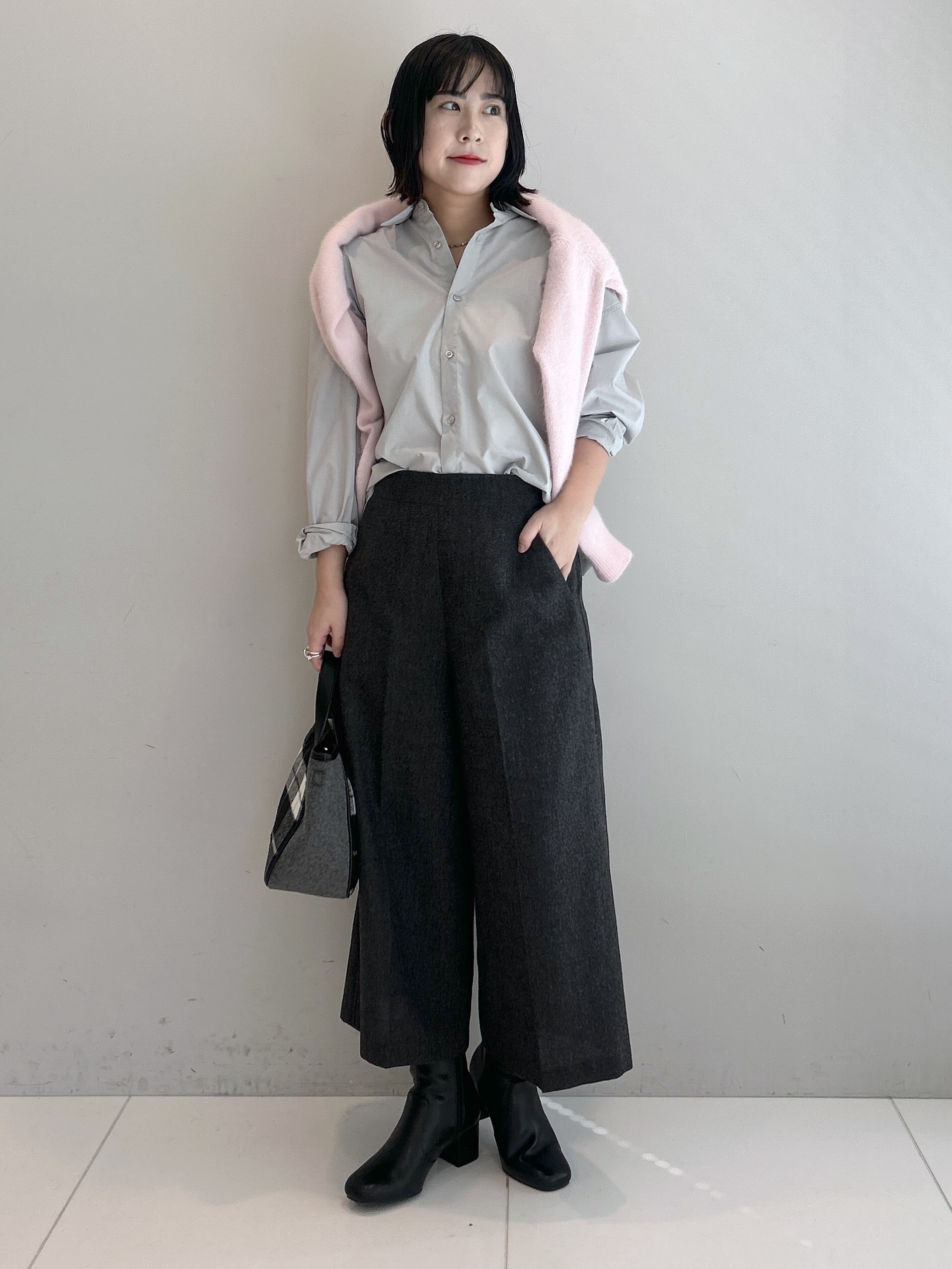 Hirokaさんの「Dessin｜【洗える/オンオフ着られる】袖裏ワンポイント刺繍 オーバーシャツ」を使ったコーディネート