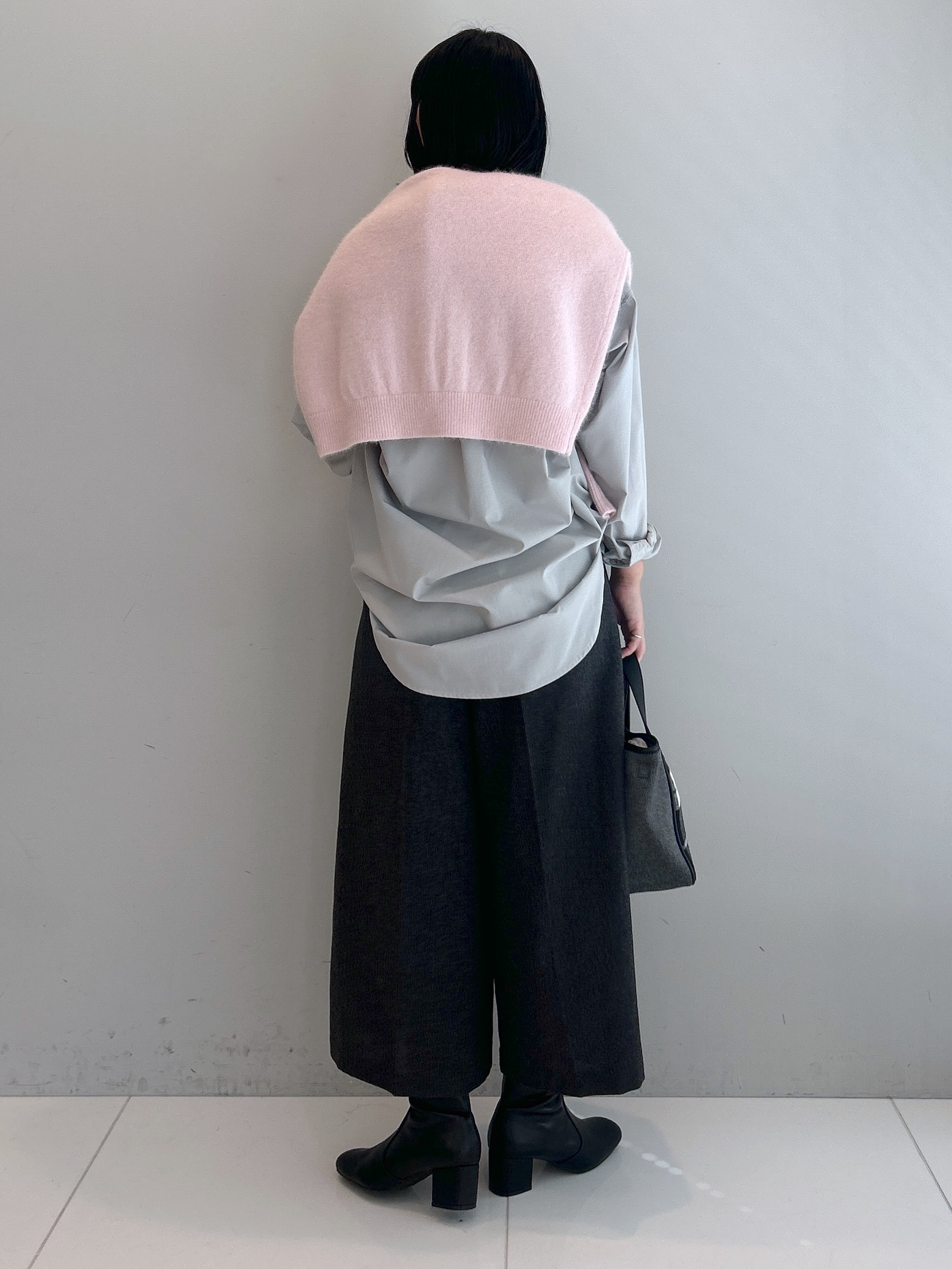Hirokaさんの「Dessin｜【洗える/オンオフ着られる】袖裏ワンポイント刺繍 オーバーシャツ」を使ったコーディネート