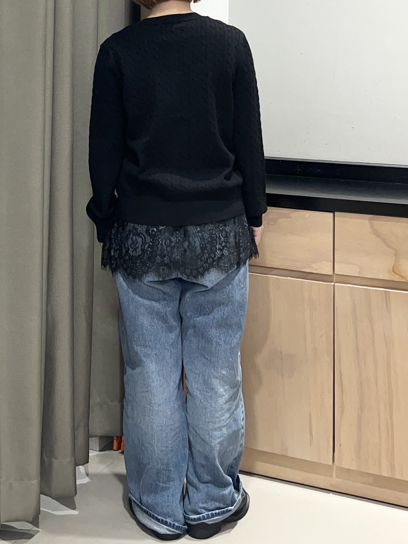 かのさんの「THE SHOP TK｜POLO BCS/ケーブルクルーカーディガン」を使ったコーディネート
