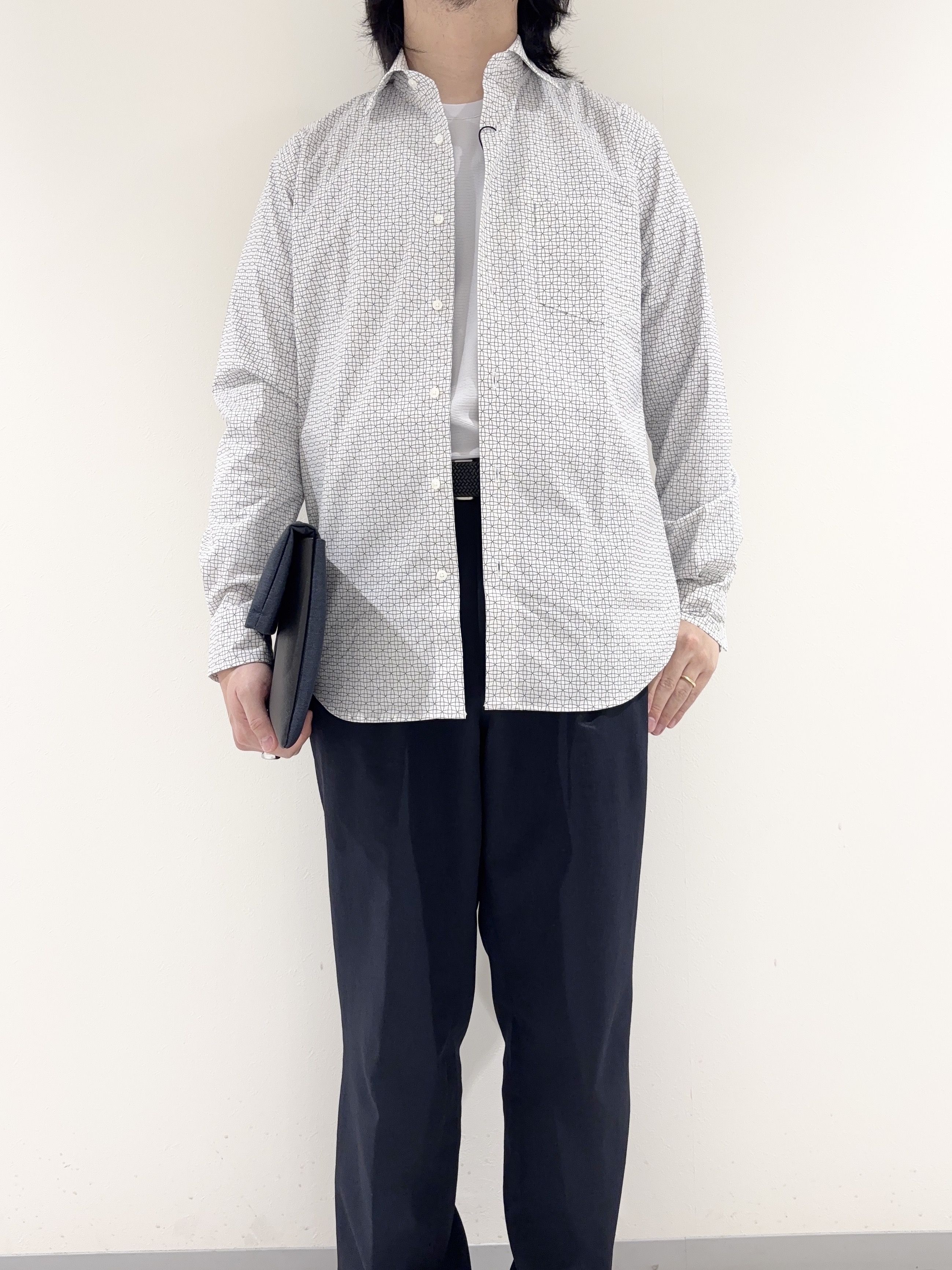 及川さんの「TAKEO KIKUCHI｜【Made in JAPAN】 小紋プリント シャツ」を使ったコーディネート