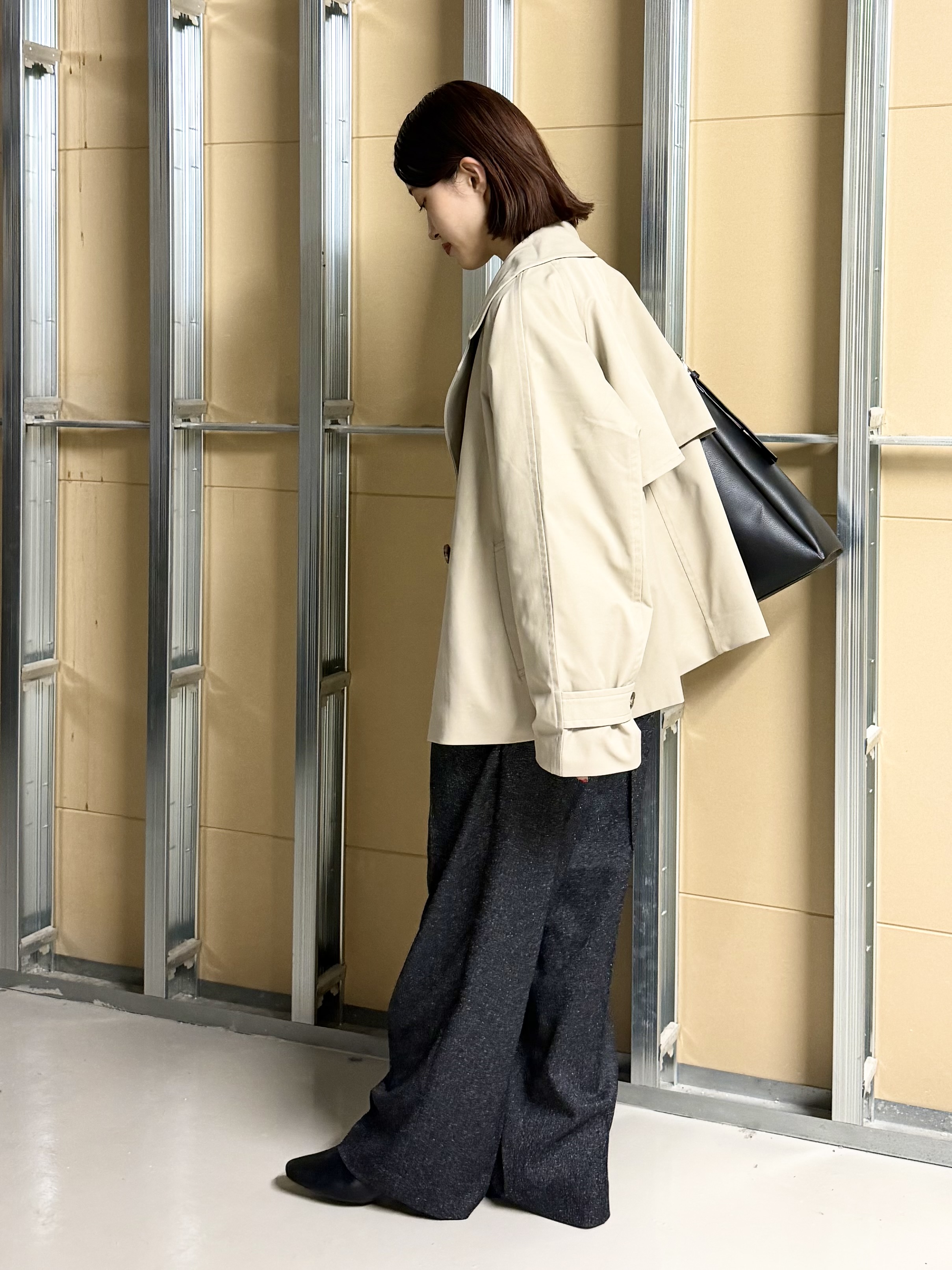 sahoさんの「THE SHOP TK｜羽織るだけでこなれ見え ショートトレンチコート」を使ったコーディネート