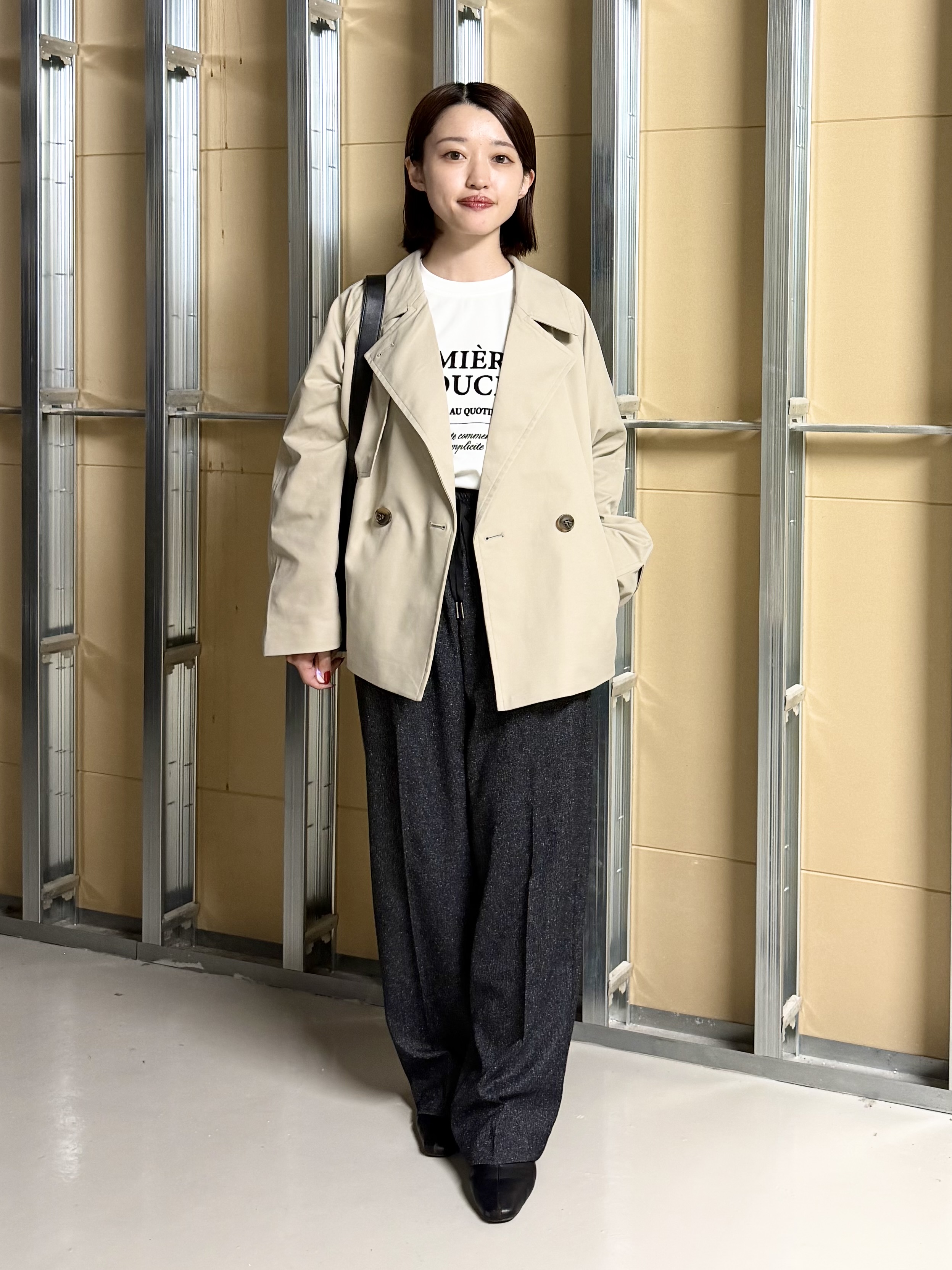 sahoさんの「THE SHOP TK｜羽織るだけでこなれ見え ショートトレンチコート」を使ったコーディネート