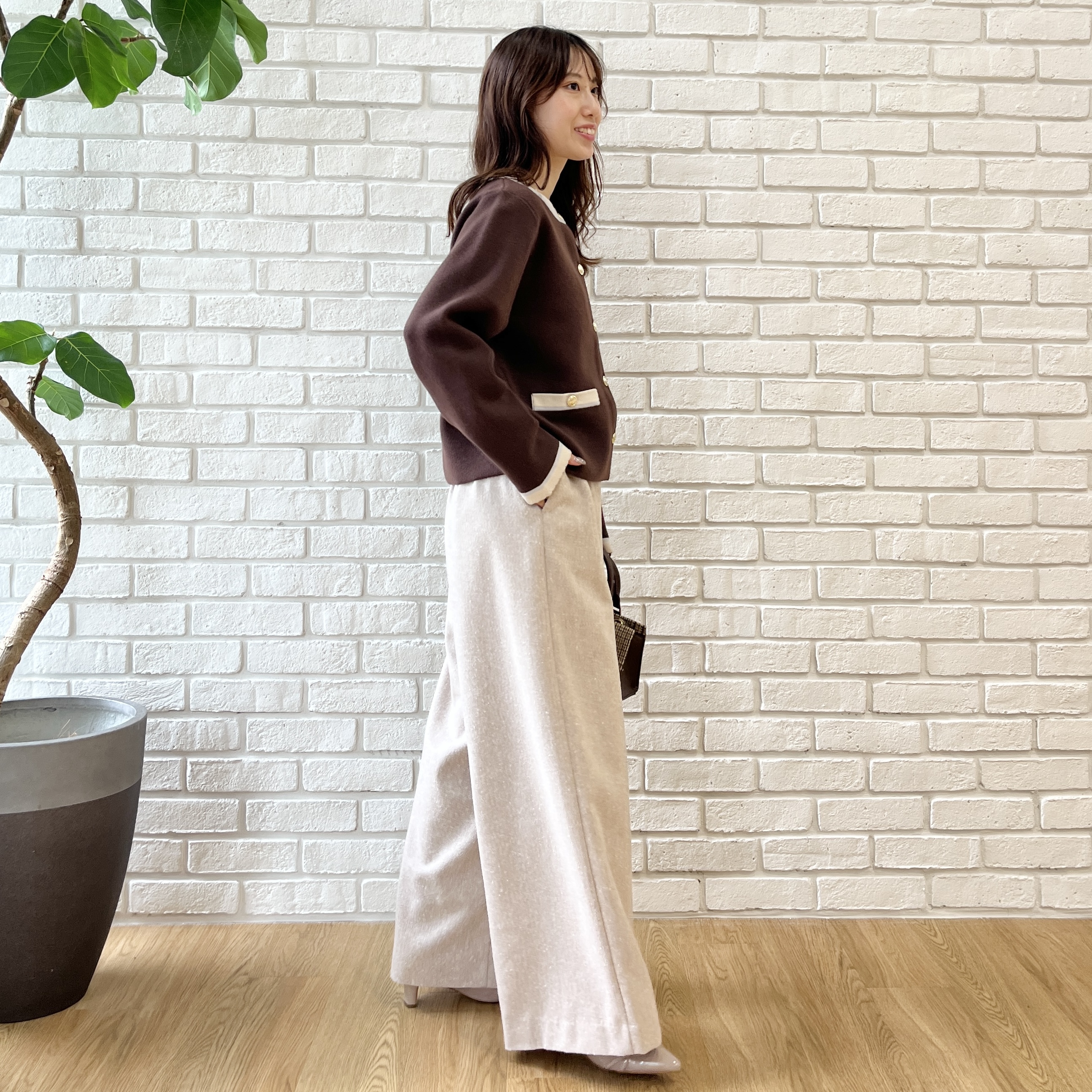 はばさんの「Couture brooch｜【上品なスカラップ】ムースタッチ配色カーディガン」を使ったコーディネート