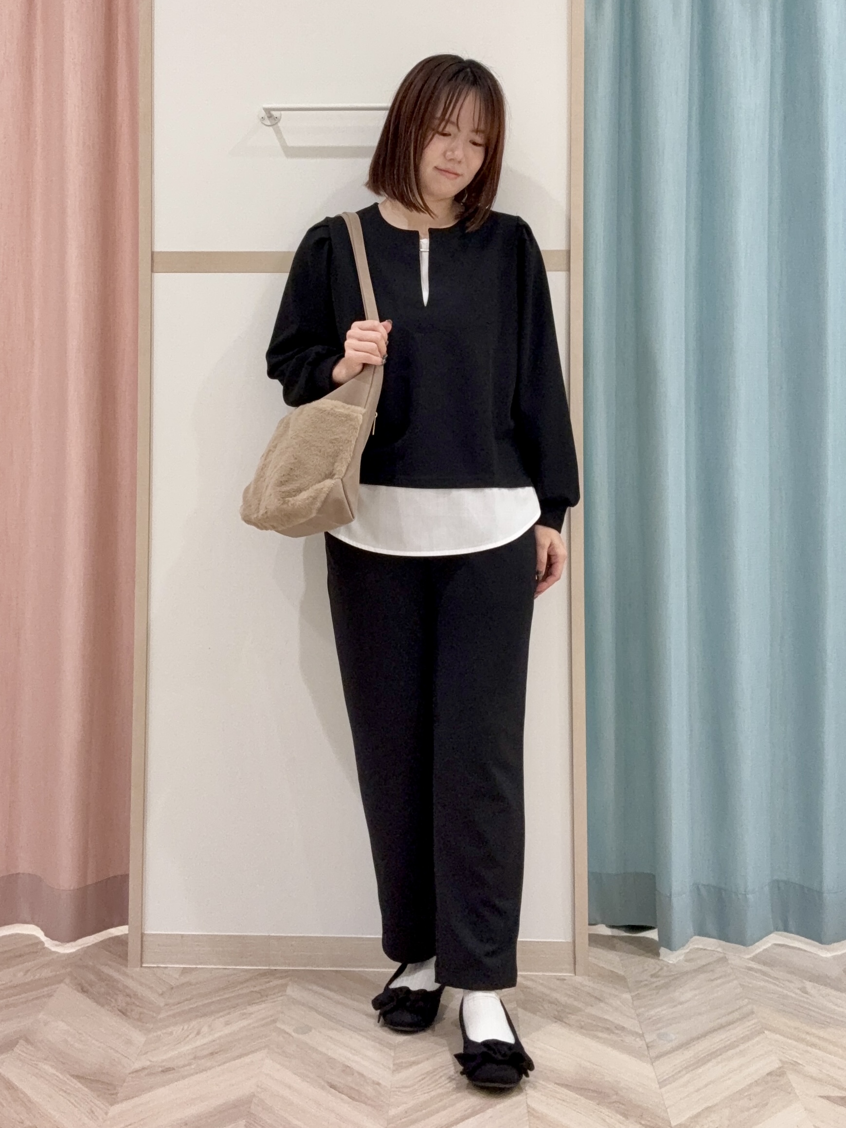 kさんの「SHOO･LA･RUE｜【S-LL/洗濯機可】1枚で完成 アクセいらずのレイヤード風ブラウス」を使ったコーディネート