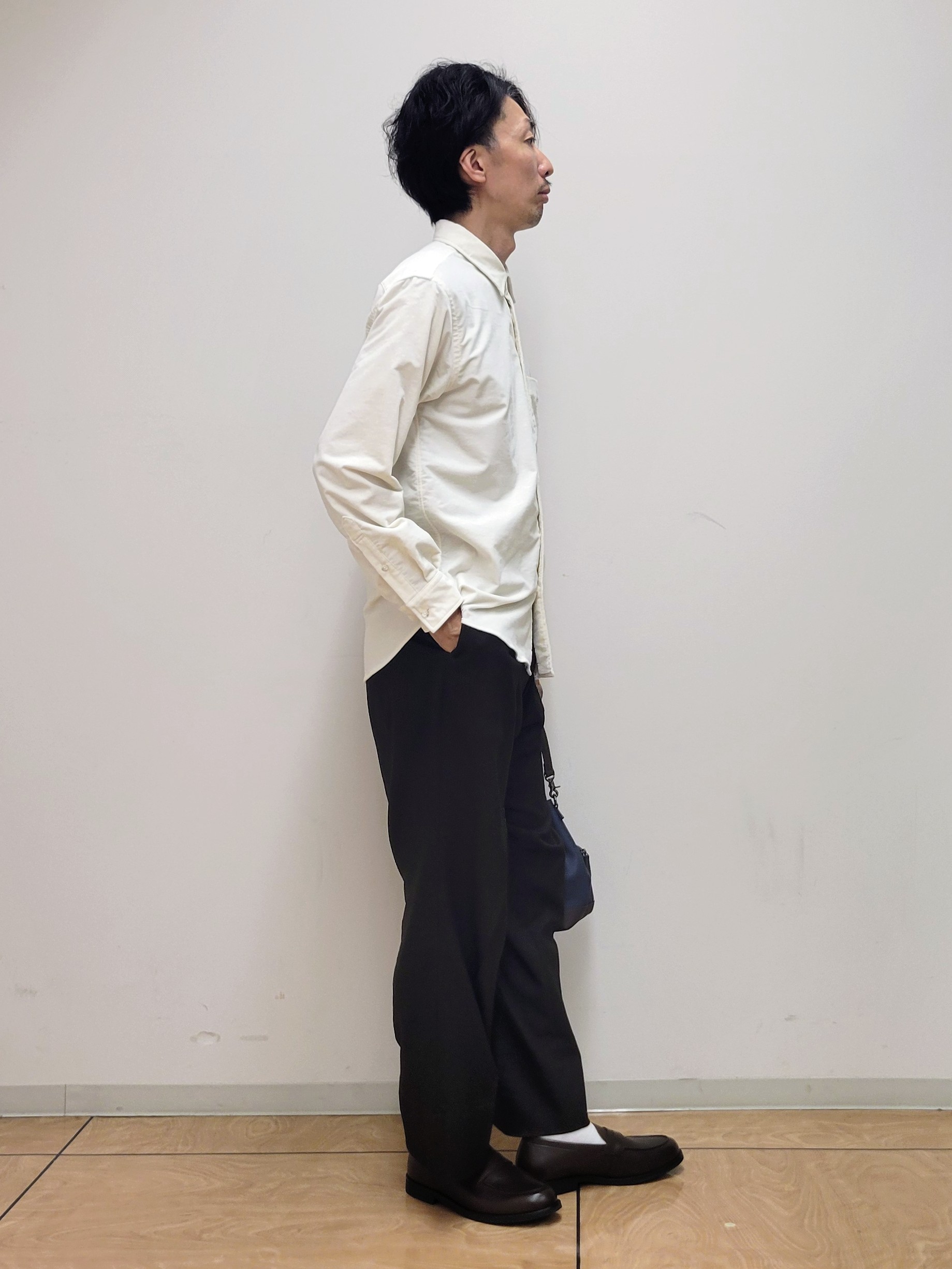 piroyaさんの「TAKEO KIKUCHI｜ストレッチ コーデュロイ シャツ」を使ったコーディネート