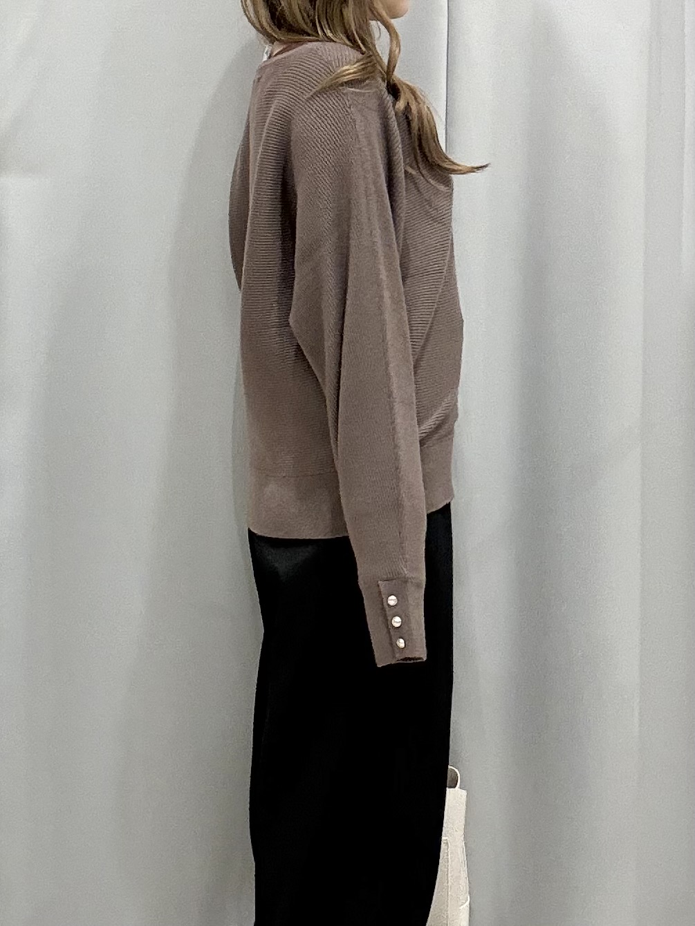 shioさんの「SHOO･LA･RUE｜【洗濯機可/体型カバー】やわらかリブドルマンニット」を使ったコーディネート