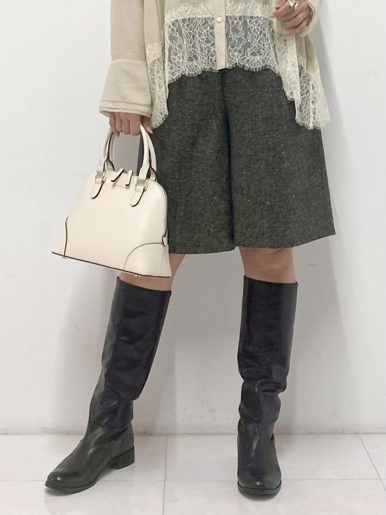 Sawaguchiさんの「DRESSTERIOR｜ヴィンテージライク レーストリムシャツ」を使ったコーディネート