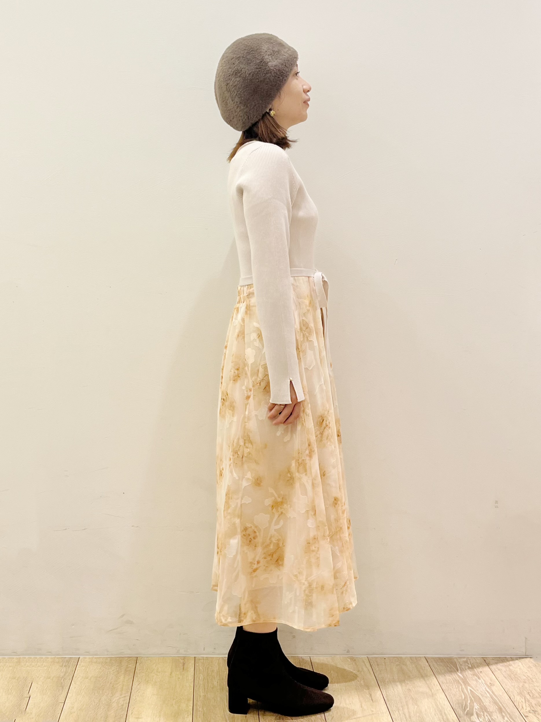kcさんの「OPAQUE.CLIP｜【植草美幸先生が指南する好印象スタイル】フラワージャカードドッキングニットワンピース≪洗濯機OK≫」を使ったコーディネート