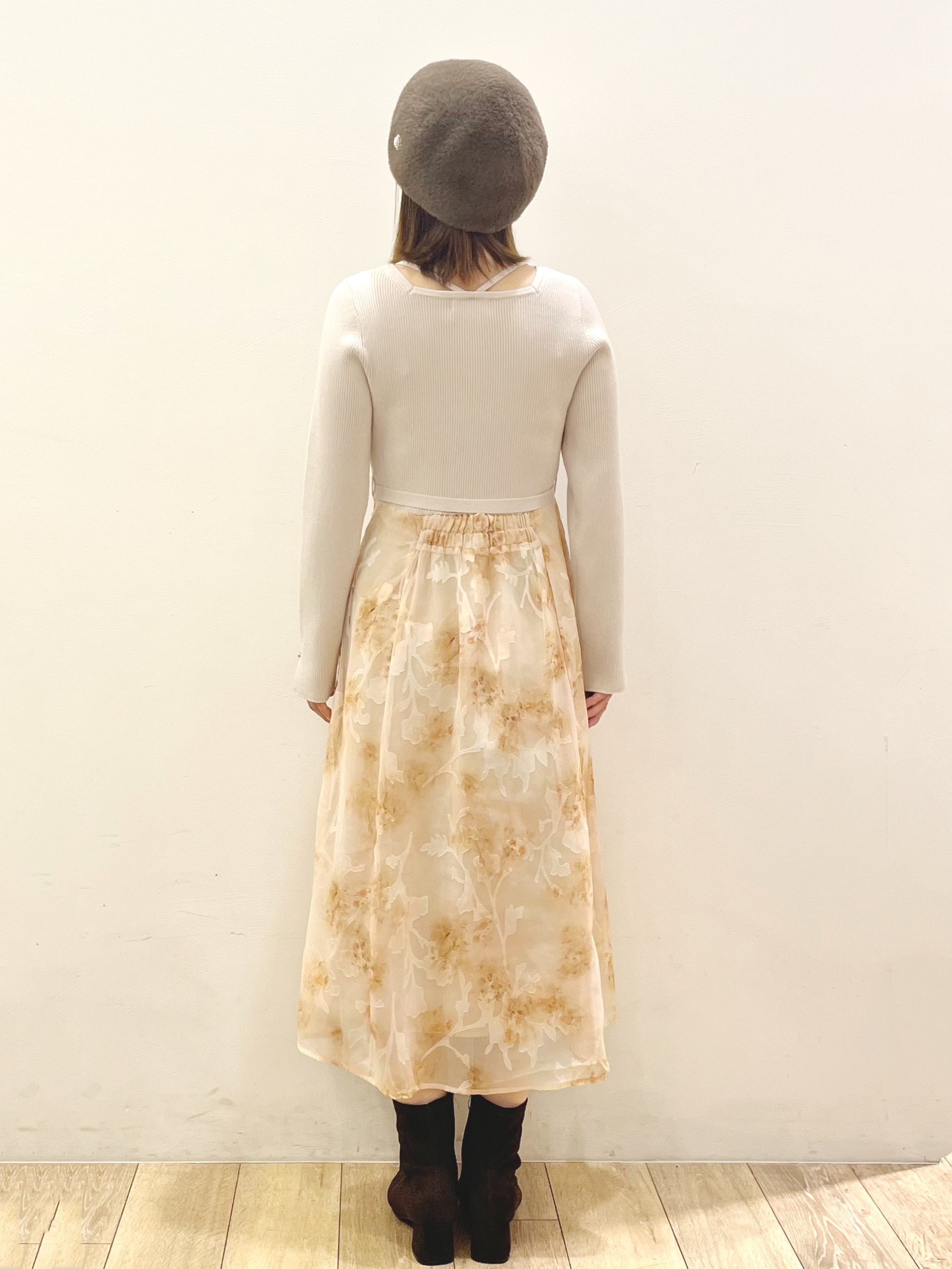 kcさんの「OPAQUE.CLIP｜【植草美幸先生が指南する好印象スタイル】フラワージャカードドッキングニットワンピース≪洗濯機OK≫」を使ったコーディネート