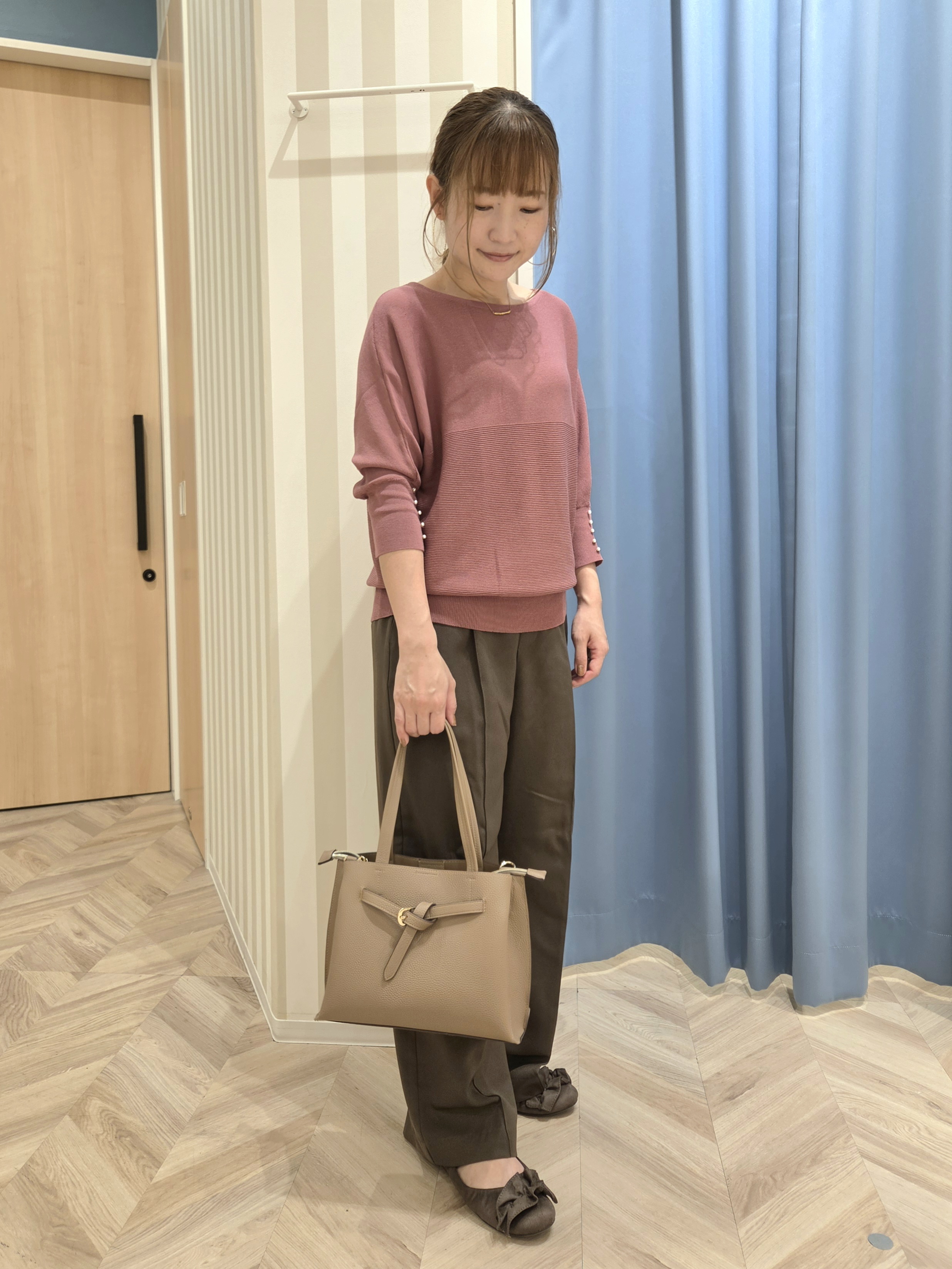 Ikumiさんの「SHOO･LA･RUE｜【毛玉になりにくい/洗濯機可】パールで手元美しく 7分袖とろみガータードルマンニット」を使ったコーディネート