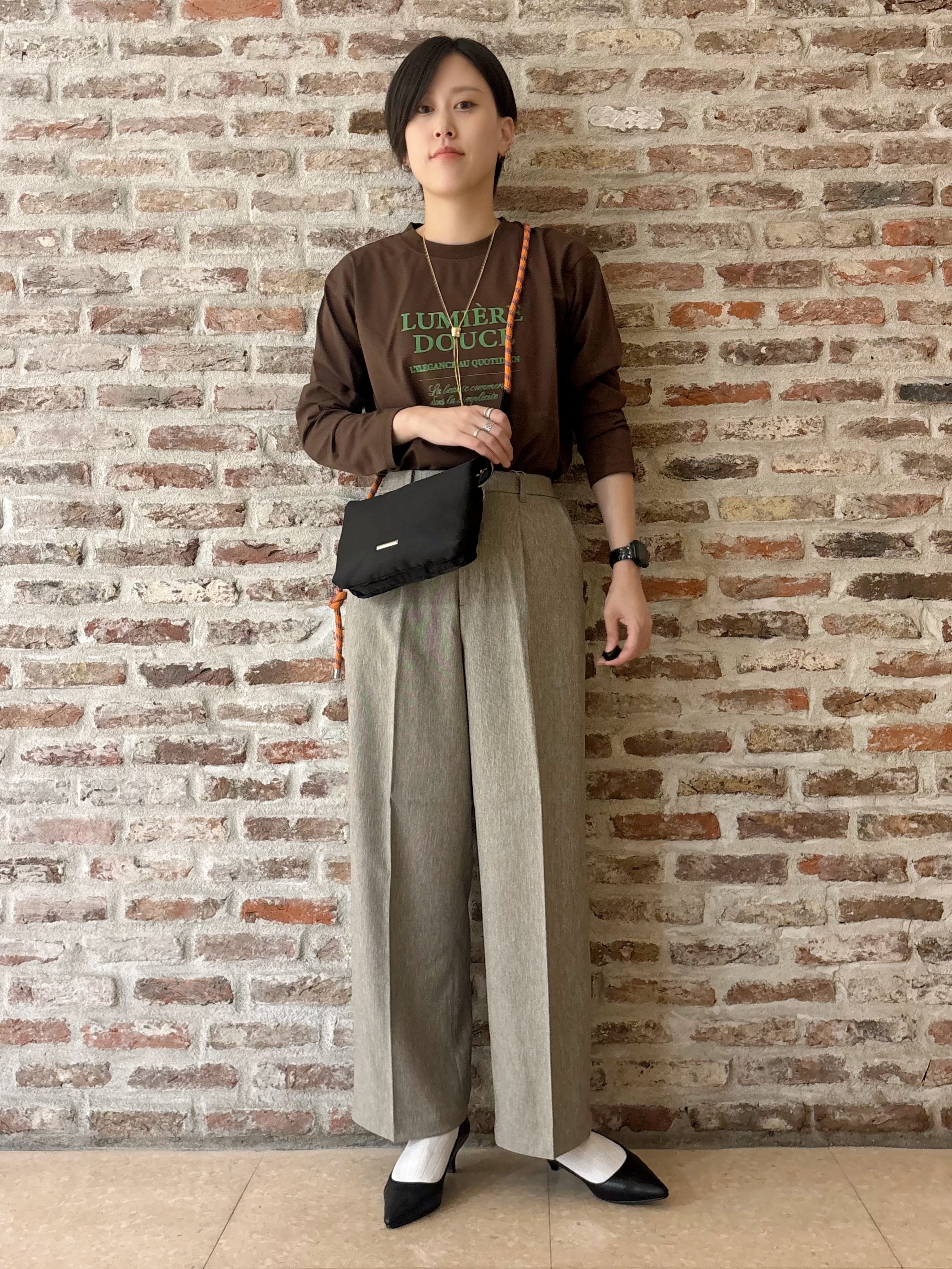 しばさんの「THE SHOP TK｜ロゴ＆フォトアソートロンT」を使ったコーディネート
