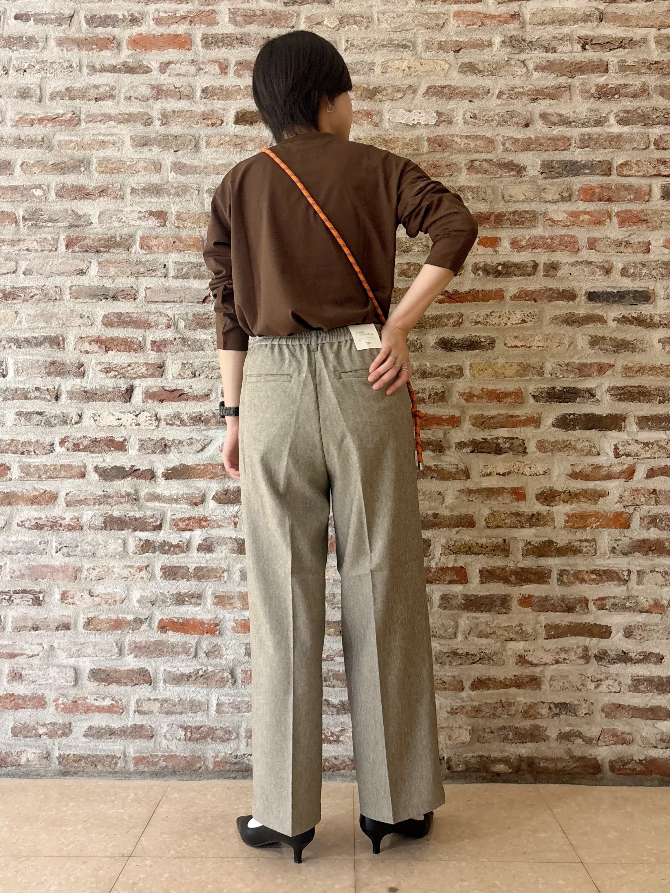 しばさんの「THE SHOP TK｜ロゴ＆フォトアソートロンT」を使ったコーディネート