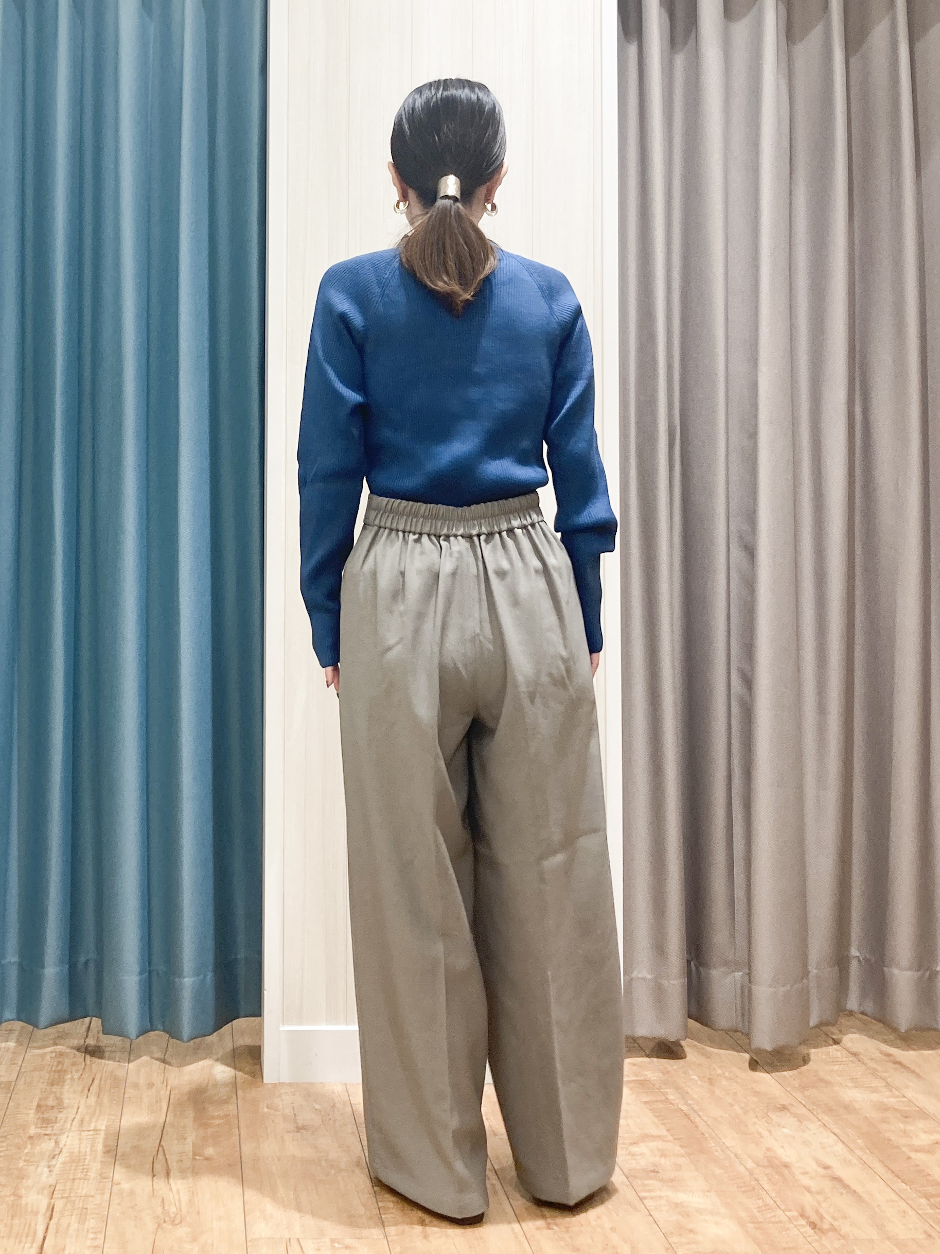 thさんの「SHOO･LA･RUE｜【絶妙なゆるピタ/S-LL/洗濯機可】ちくちくしにくいリブハイネック やわらかニット」を使ったコーディネート