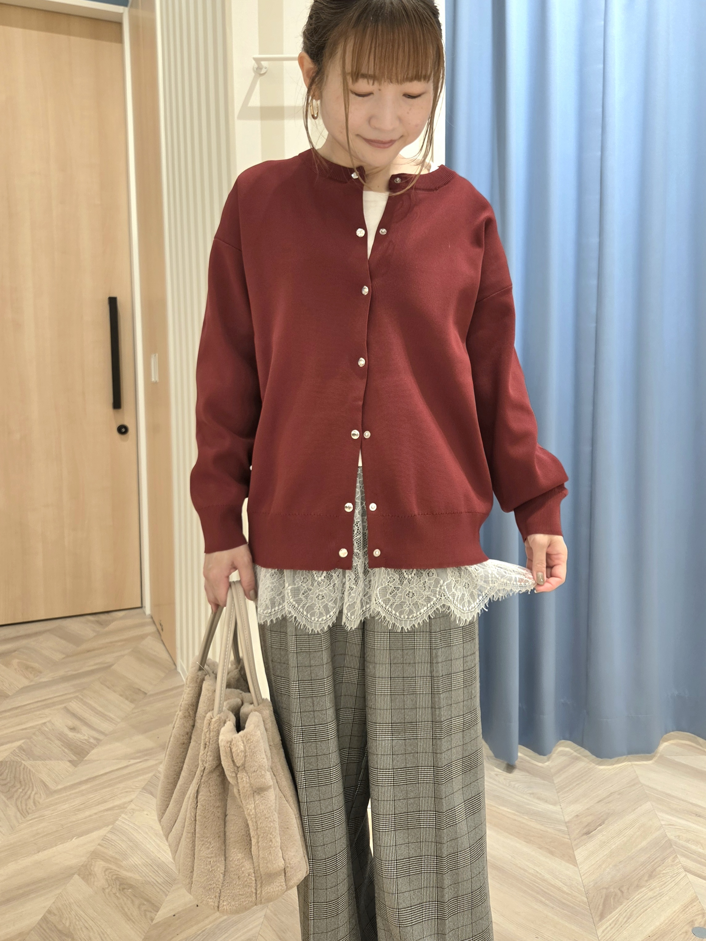 Ikumiさんの「SHOO･LA･RUE｜【セットアップ可/洗濯機可】軽やかに羽織れる スポンディッシュ ニットカーディガン」を使ったコーディネート