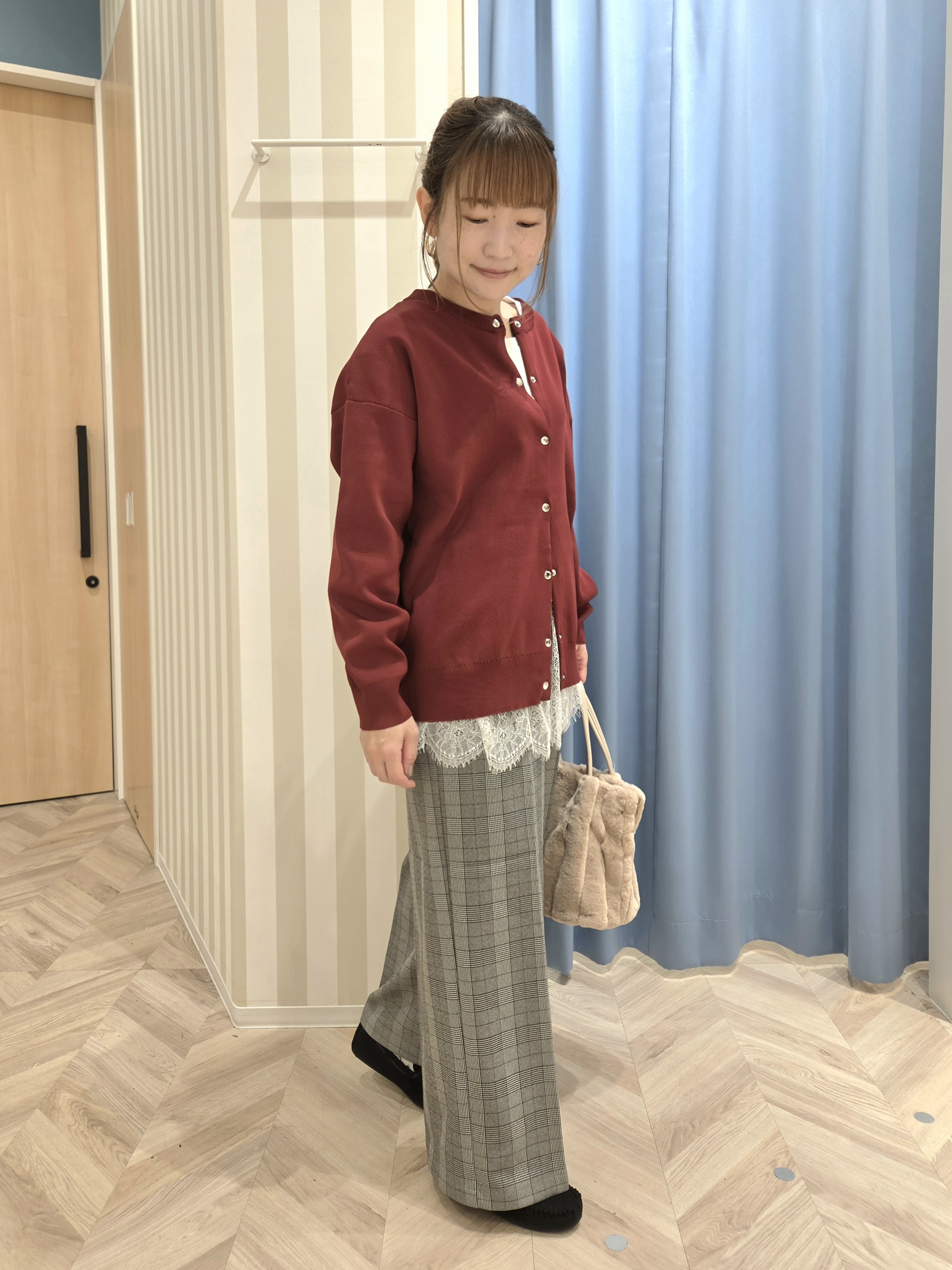 Ikumiさんの「SHOO･LA･RUE｜【セットアップ可/洗濯機可】軽やかに羽織れる スポンディッシュ ニットカーディガン」を使ったコーディネート