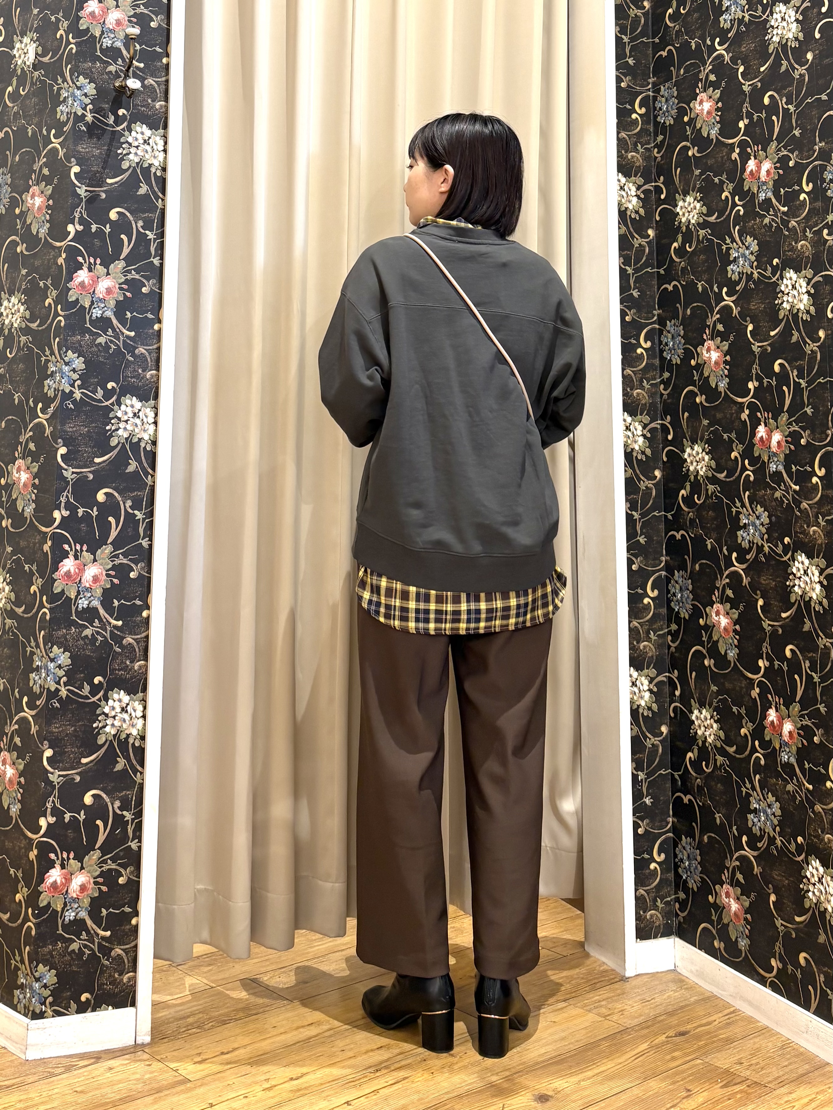 ネリさんの「SHOO･LA･RUE｜【体型カバー/洗濯機可】ゆるシルエットスウェット」を使ったコーディネート